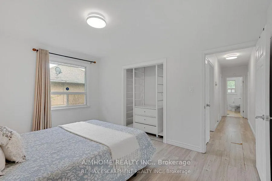 Photo 24 of 2076 Constance Drive, Oakville, Ford — HOMEH