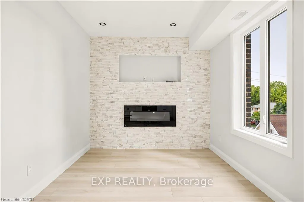 Photo 16 of 129 St George Street, Kitchener, Cedar Hill — HOMEH