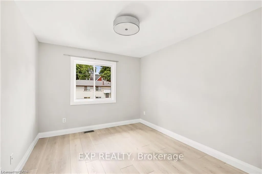 Photo 36 of 129 St George Street, Kitchener, Cedar Hill — HOMEH