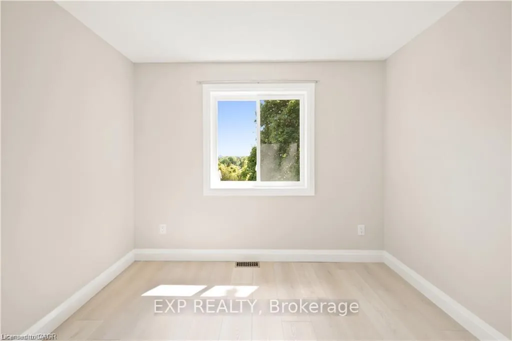 Photo 40 of 129 St George Street, Kitchener, Cedar Hill — HOMEH