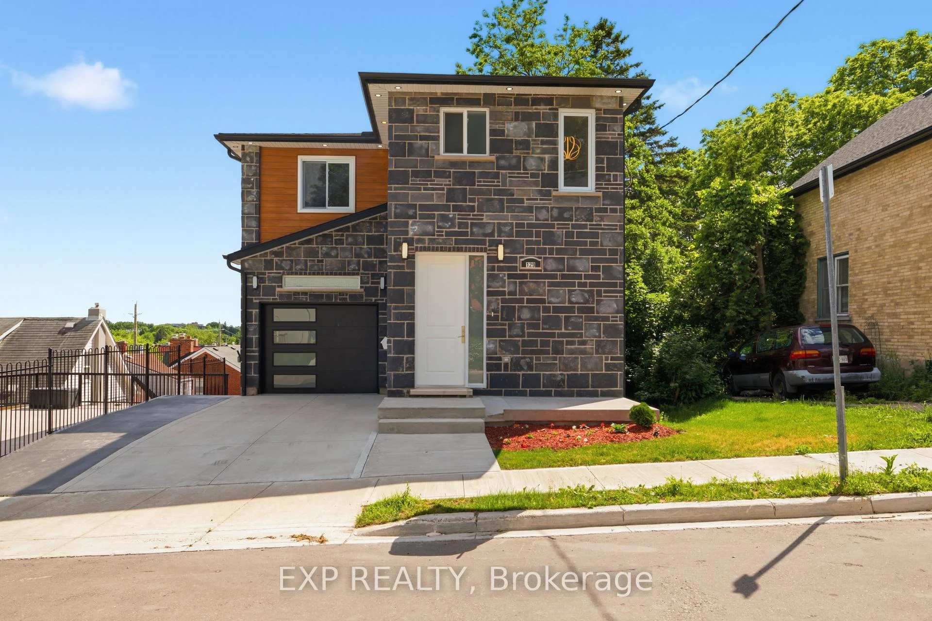 Photo of 129 St George Street