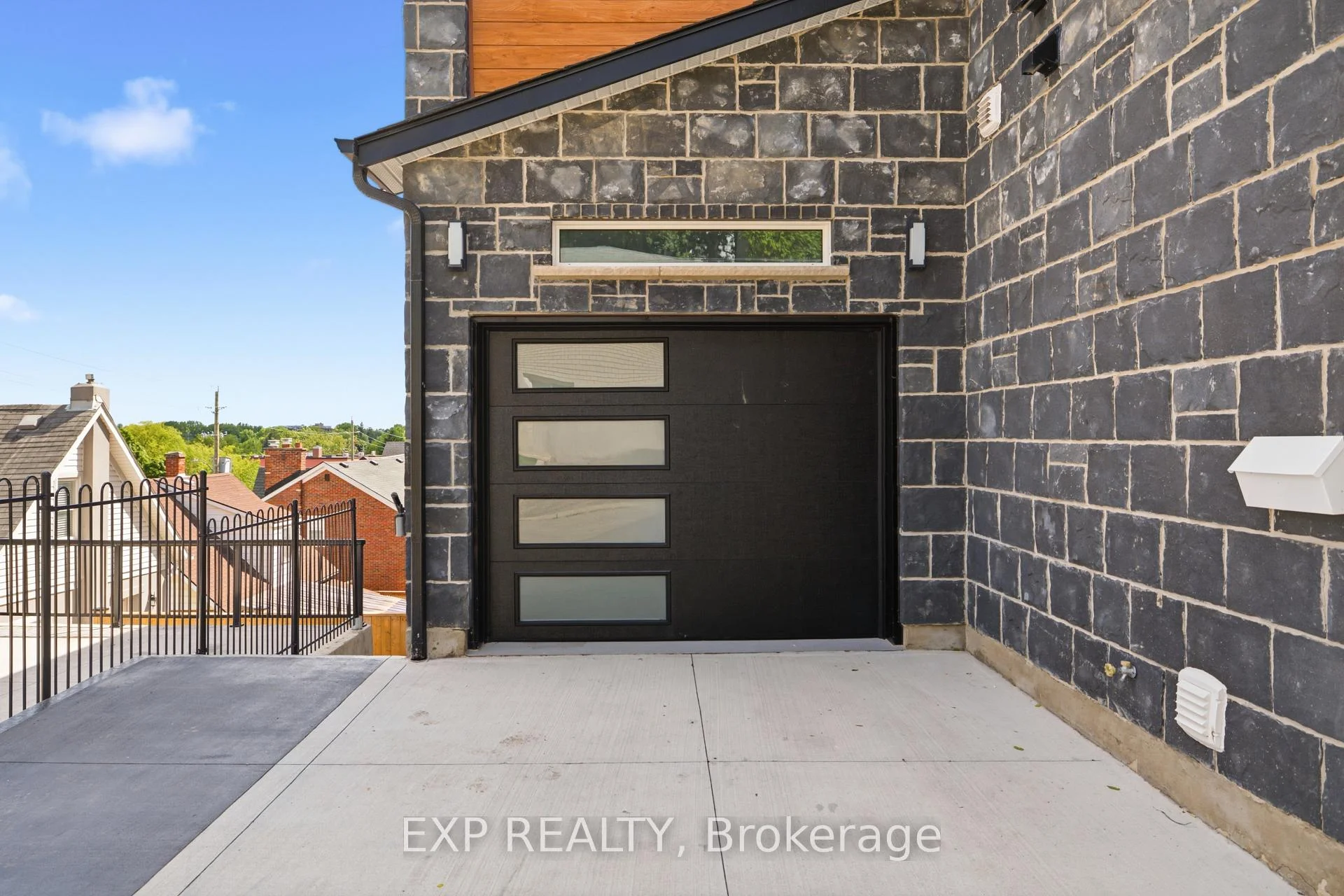 Photo 7 of 129 St George Street, Kitchener, Cedar Hill — HOMEH