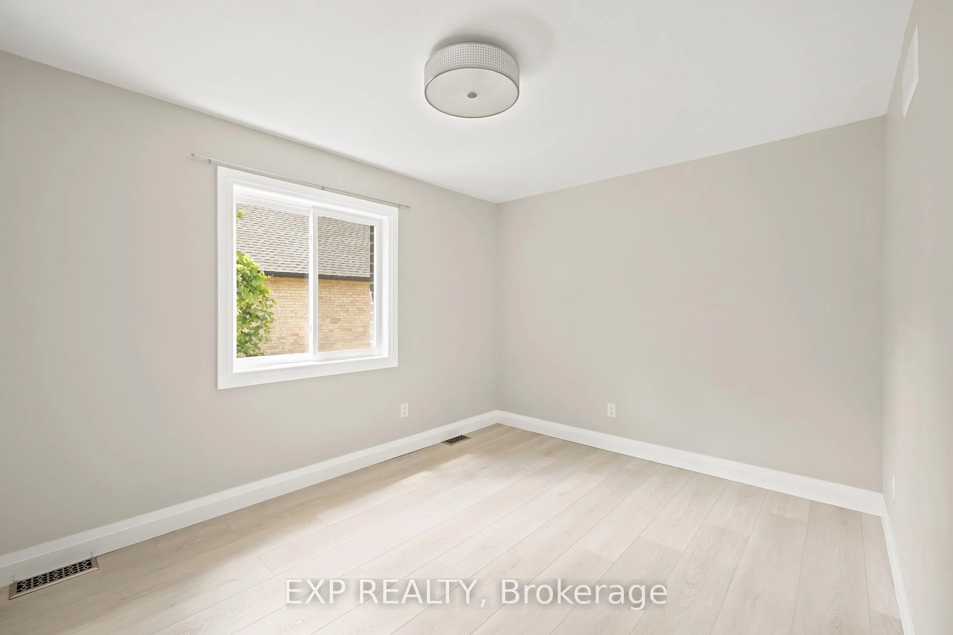 Photo 19 of 129 St George Street, Kitchener, Cedar Hill — HOMEH