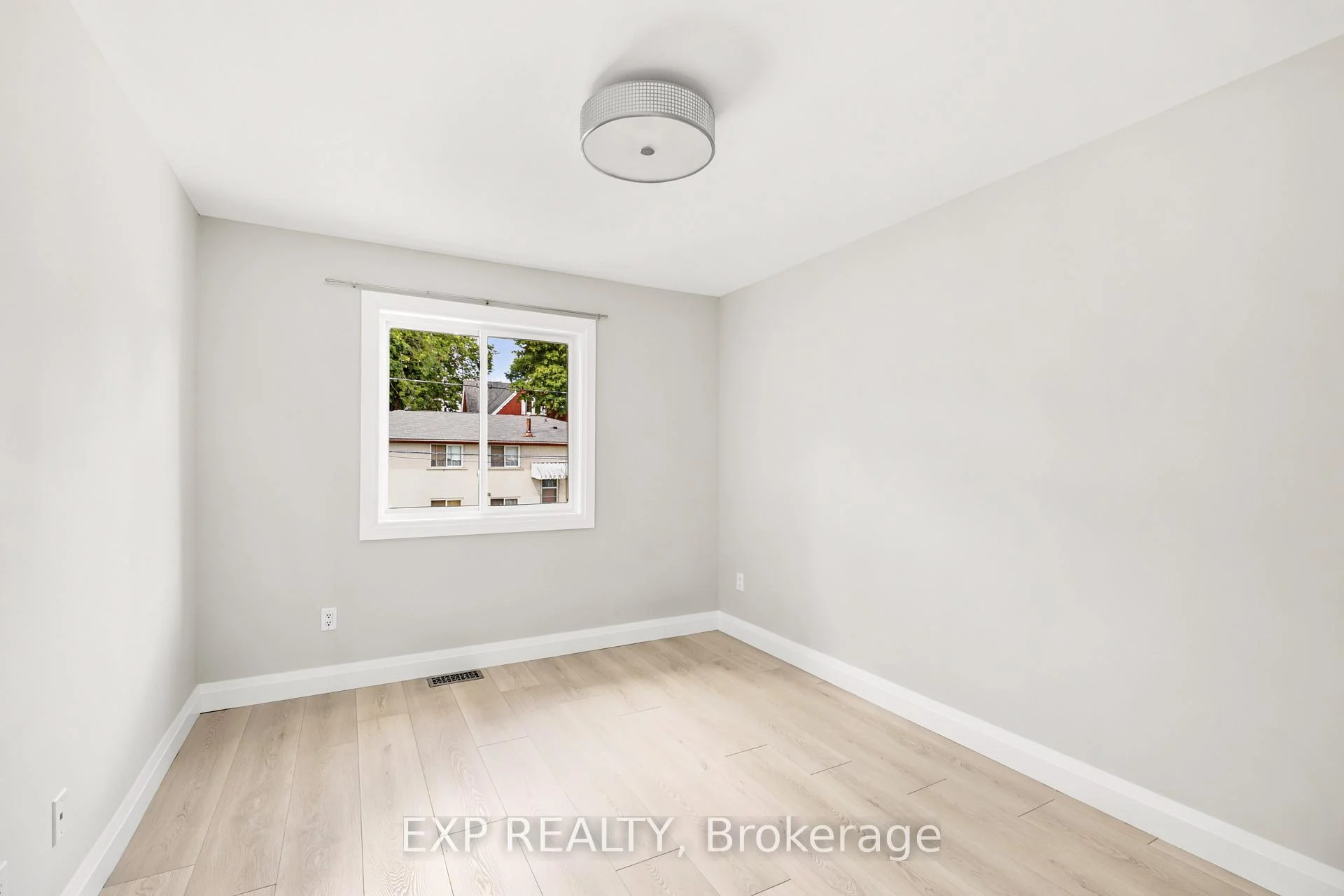 Photo 27 of 129 St George Street, Kitchener, Cedar Hill — HOMEH