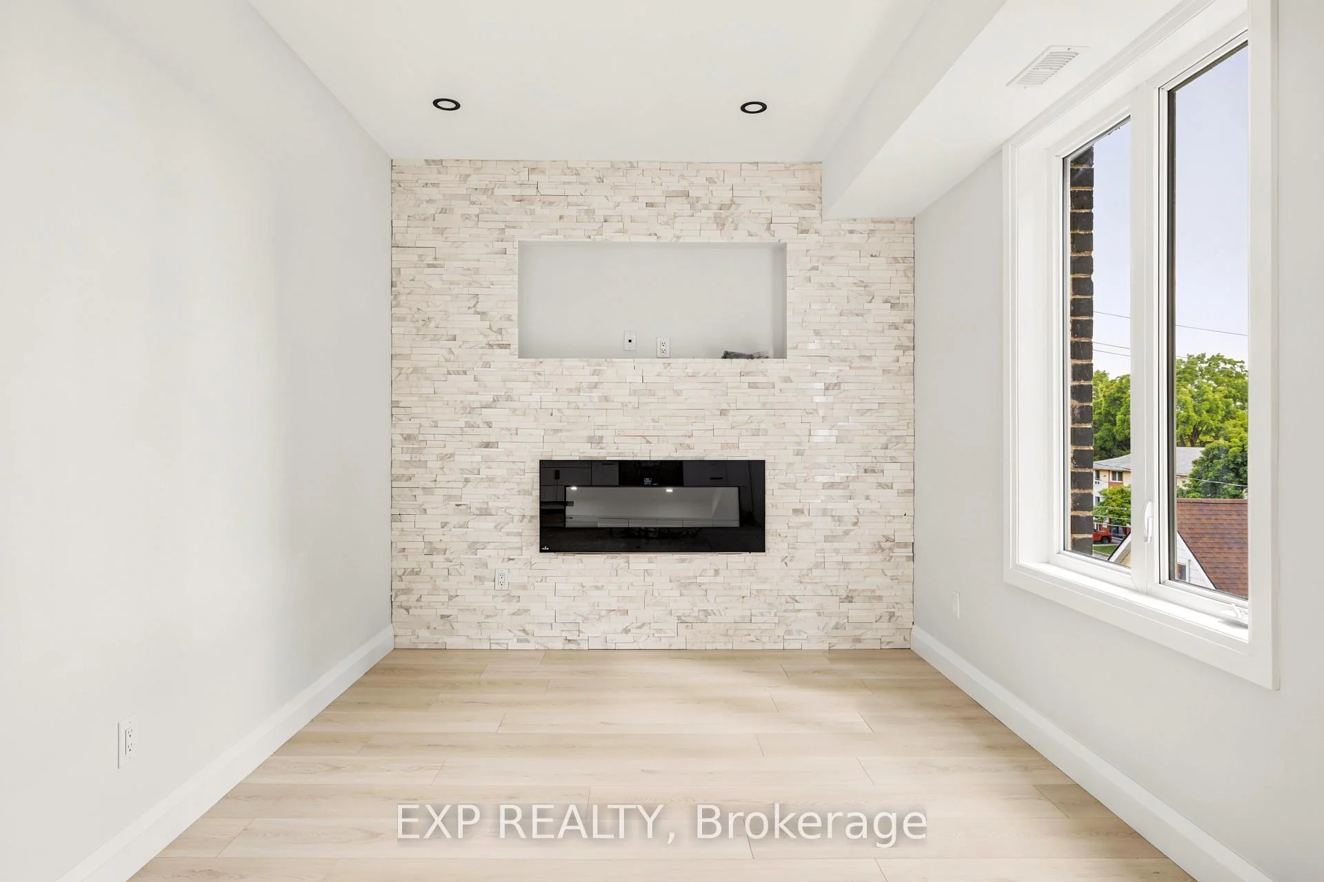 Photo 47 of 129 St George Street, Kitchener, Cedar Hill — HOMEH