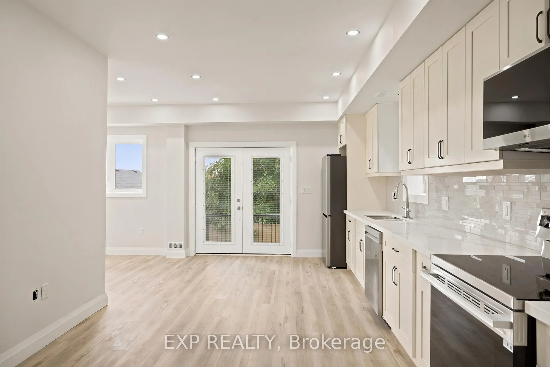 Photo 73 of 129 St George Street, Kitchener, Cedar Hill — HOMEH