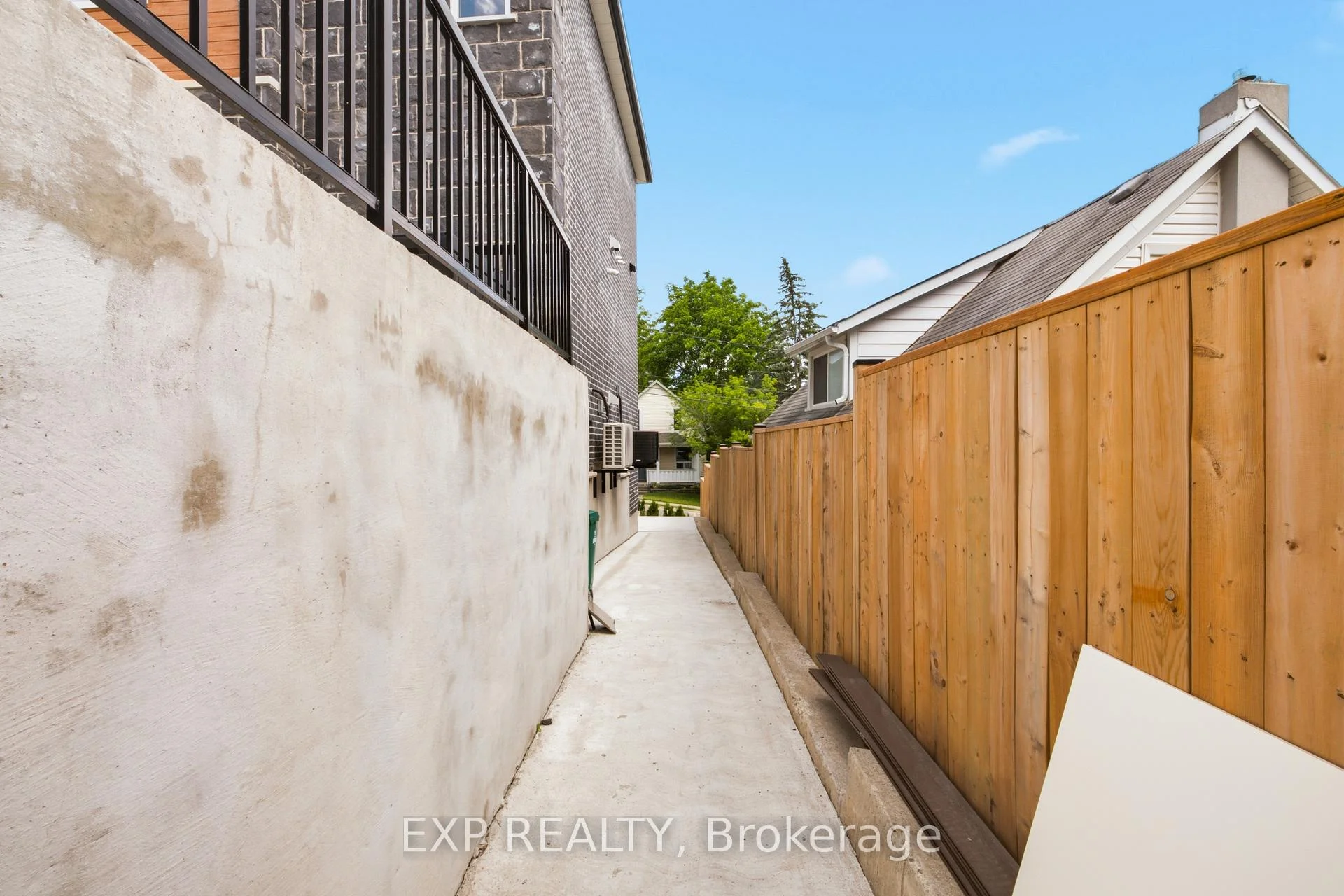 Photo 85 of 129 St George Street, Kitchener, Cedar Hill — HOMEH