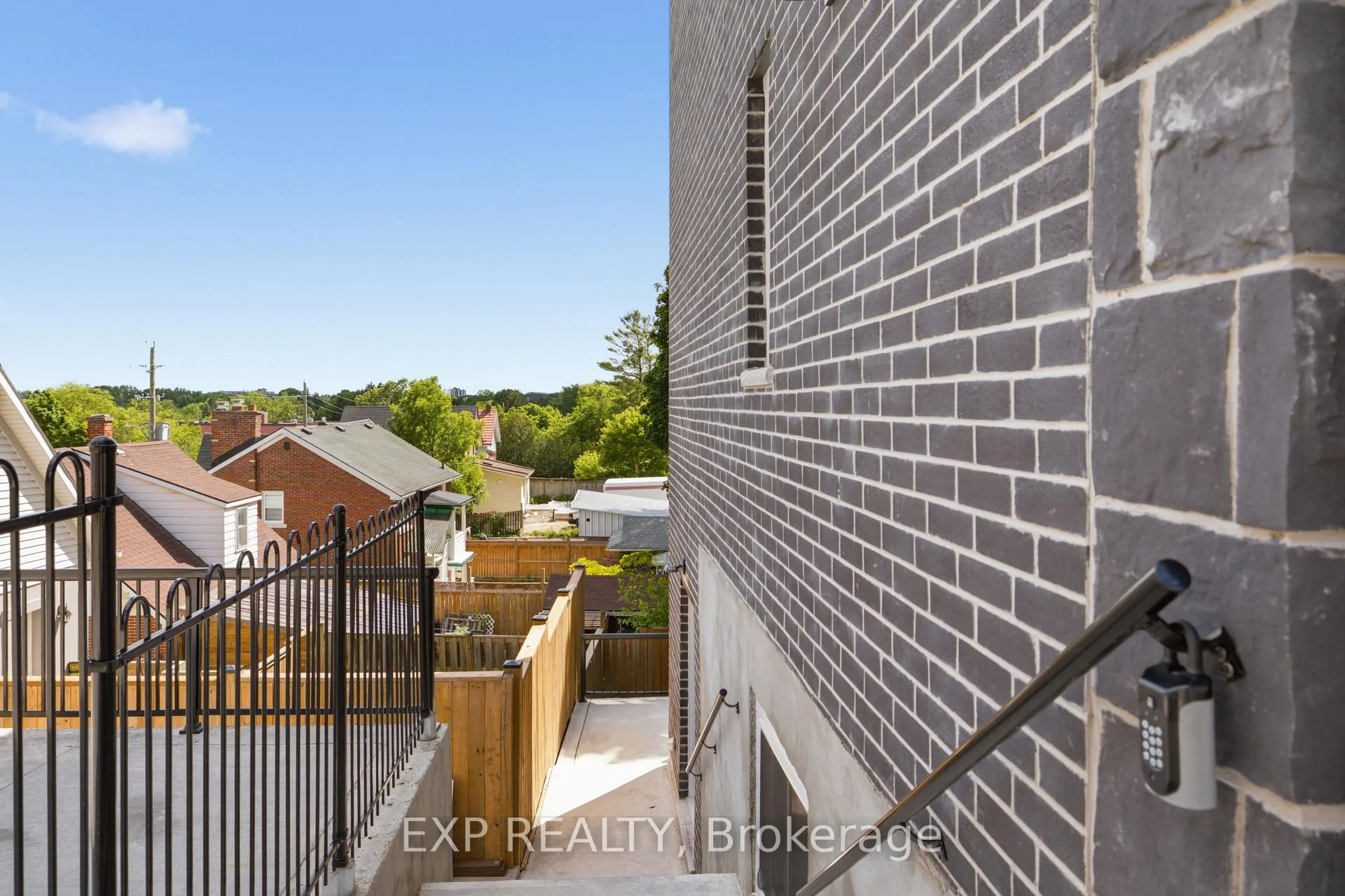 Photo 87 of 129 St George Street, Kitchener, Cedar Hill — HOMEH