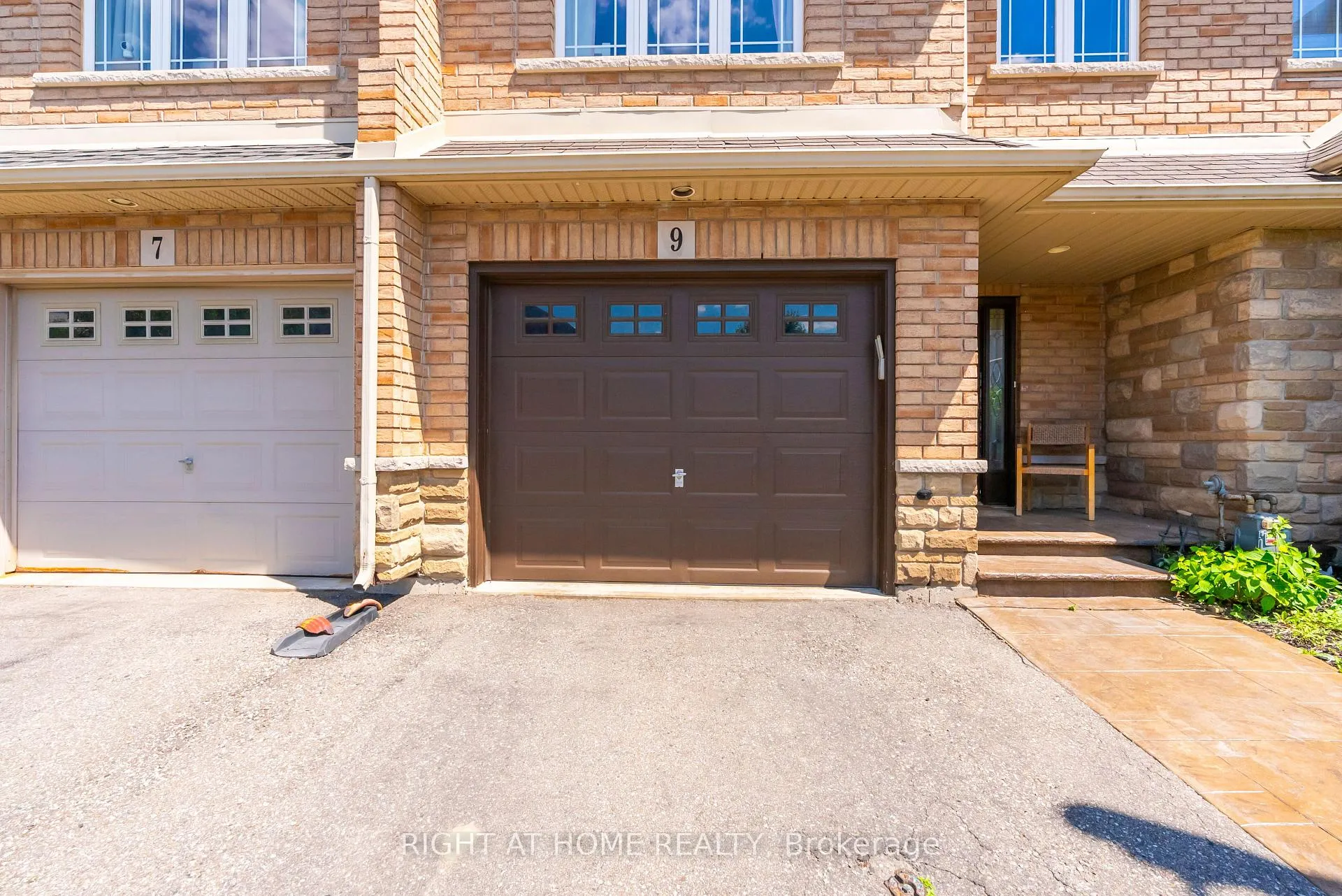 Photo 6 of 9 Periwinkle Drive, Hamilton, Stoney Creek — HOMEH