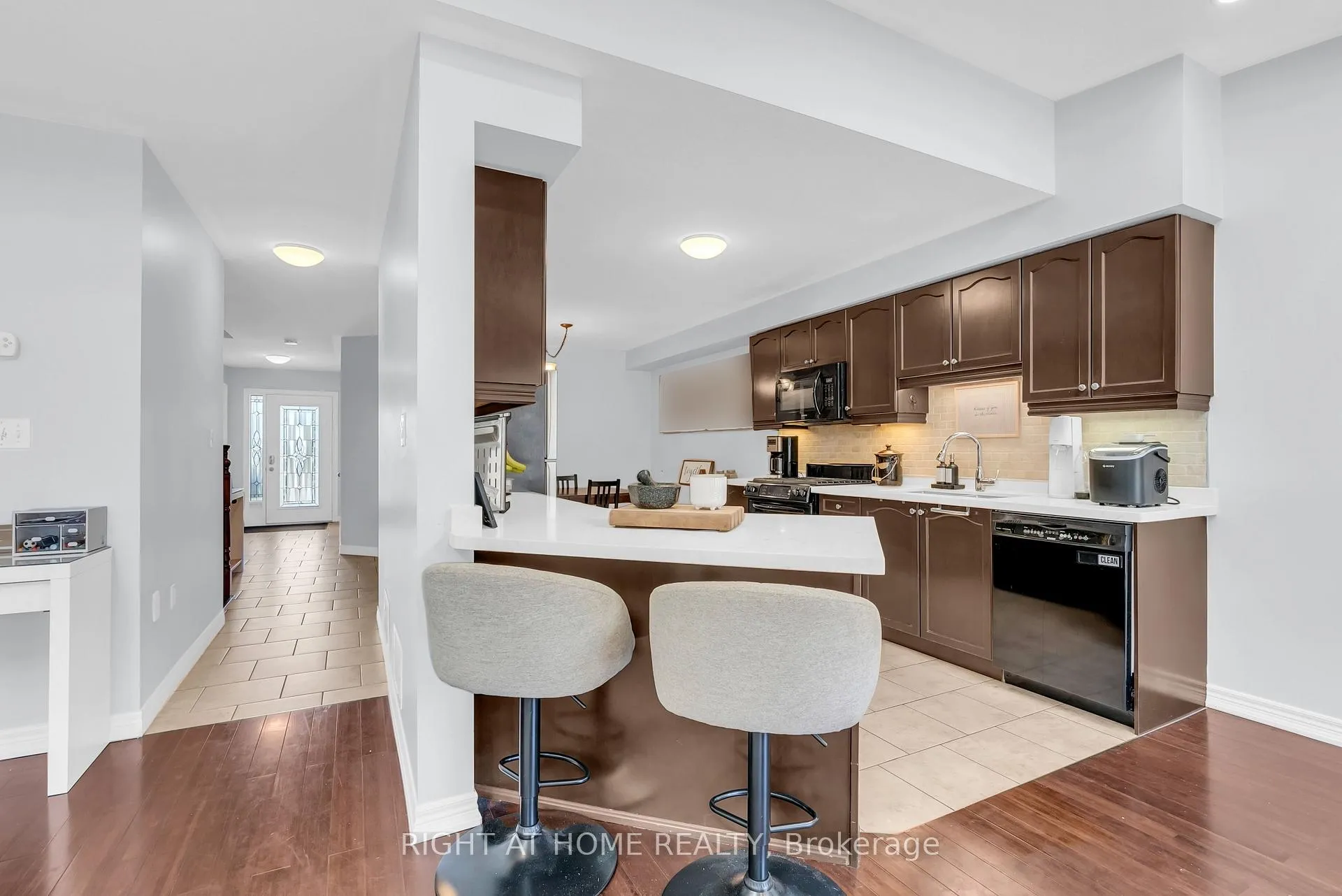 Photo 14 of 9 Periwinkle Drive, Hamilton, Stoney Creek — HOMEH