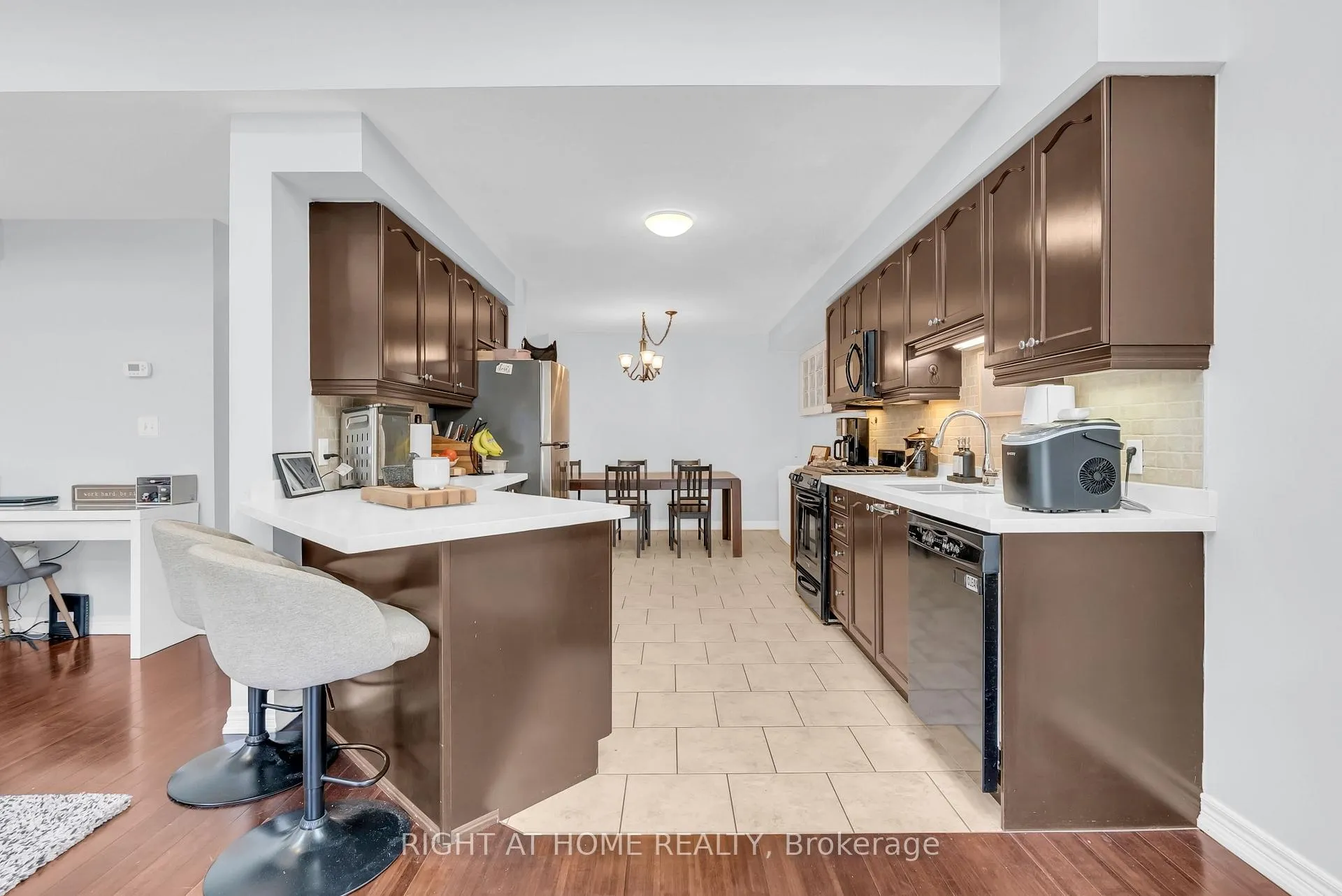 Photo 15 of 9 Periwinkle Drive, Hamilton, Stoney Creek — HOMEH