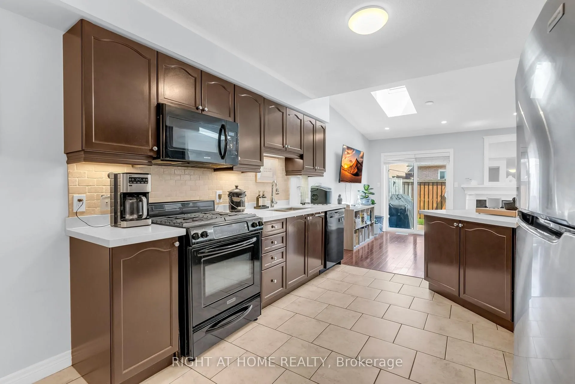 Photo 17 of 9 Periwinkle Drive, Hamilton, Stoney Creek — HOMEH