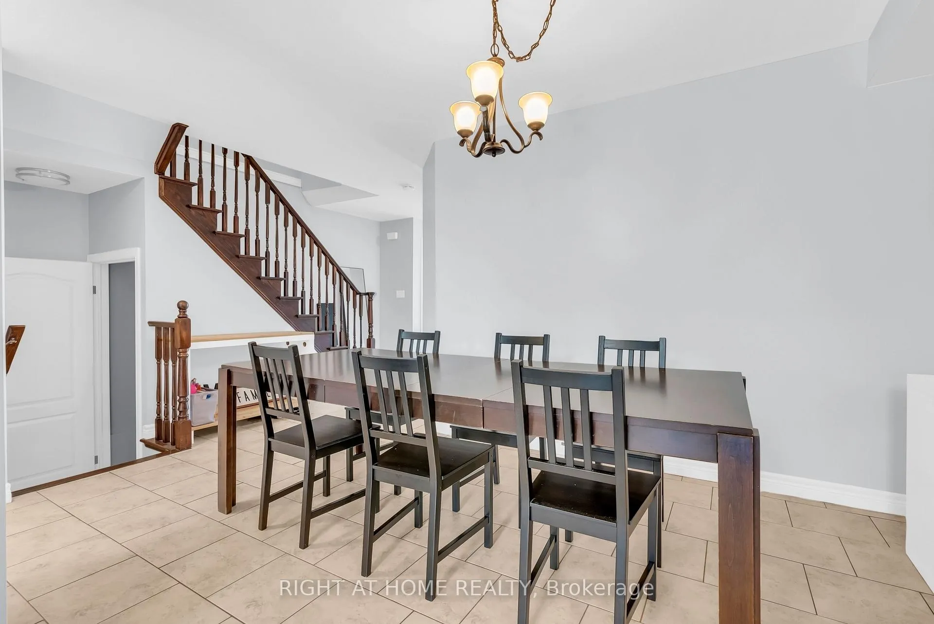 Photo 21 of 9 Periwinkle Drive, Hamilton, Stoney Creek — HOMEH
