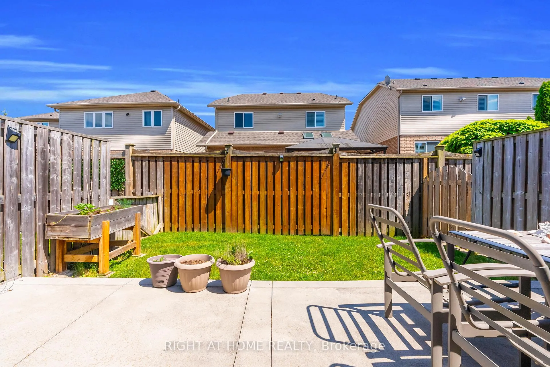 Photo 40 of 9 Periwinkle Drive, Hamilton, Stoney Creek — HOMEH
