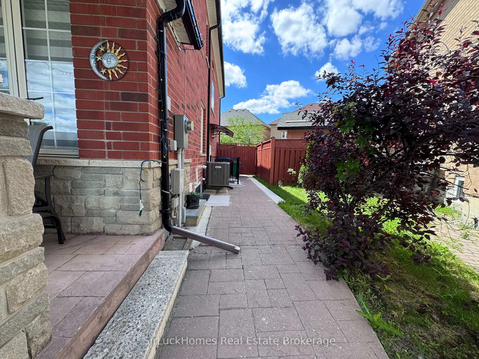 Photo 3 of 78 Starhill Crescent, Brampton, Sandringham-Wellington — HOMEH