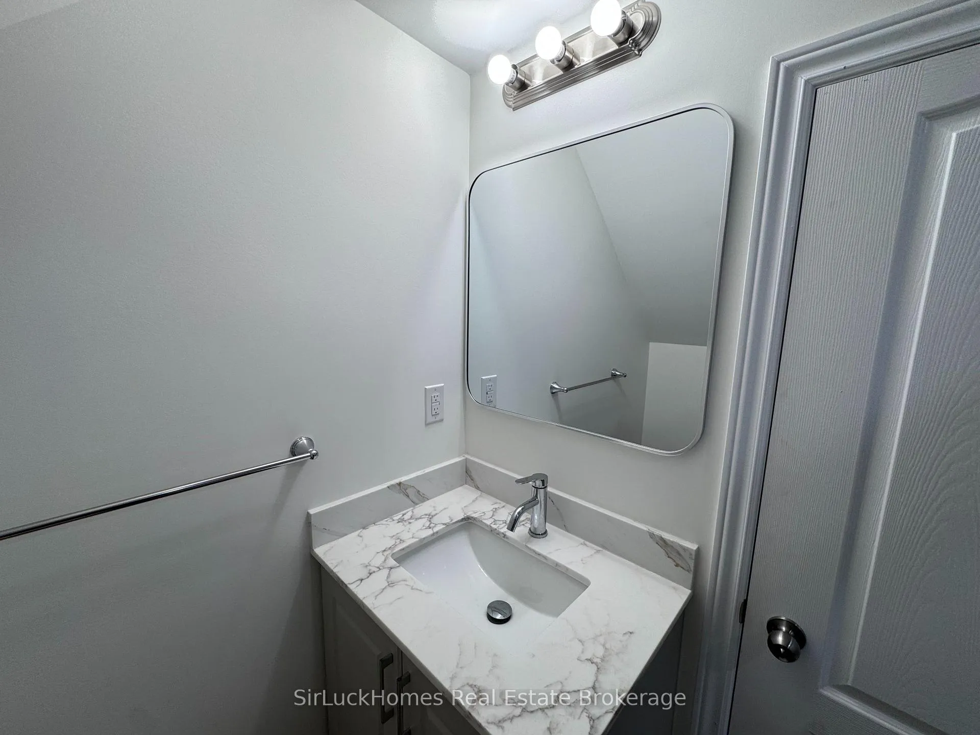 Photo 8 of 78 Starhill Crescent, Brampton, Sandringham-Wellington — HOMEH