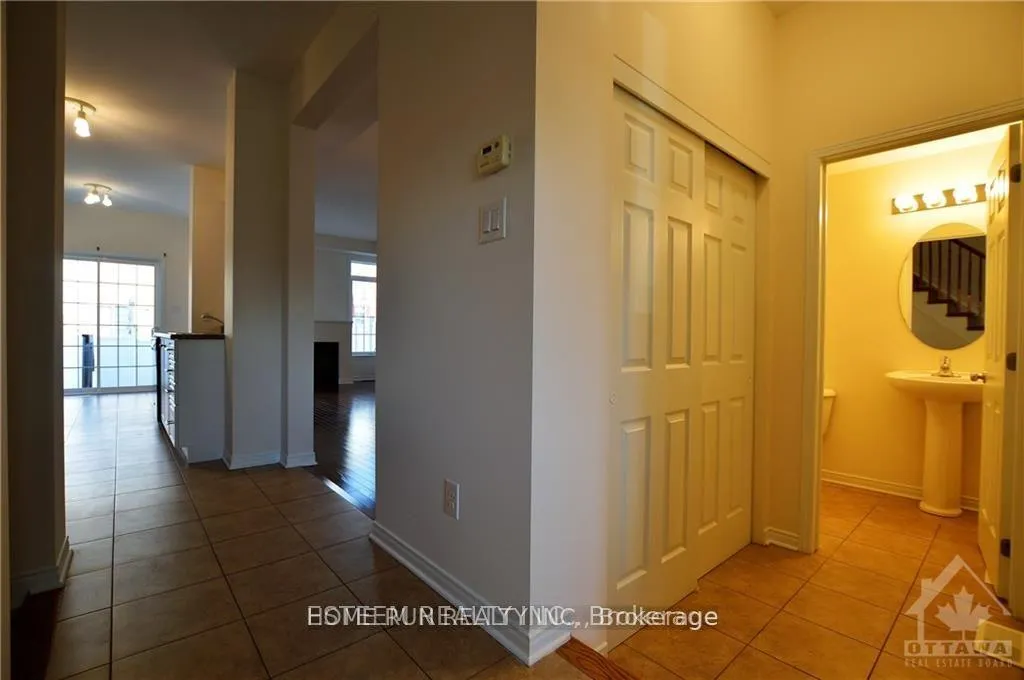Photo 3 of 567 Ashbourne Crescent, Ottawa, Barrhaven - Stonebridge — HOMEH
