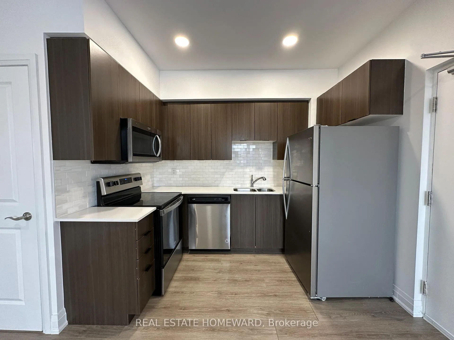 Photo 10 of Unit C103, 5299 Highway 7, Vaughan, Vaughan Grove — HOMEH