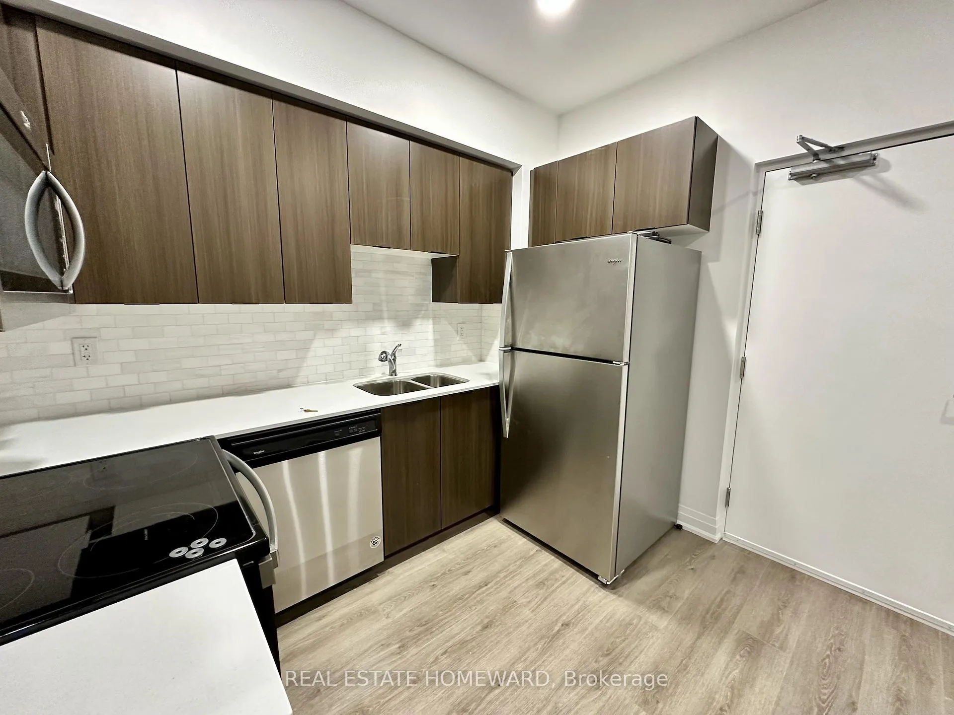 Photo 11 of Unit C103, 5299 Highway 7, Vaughan, Vaughan Grove — HOMEH