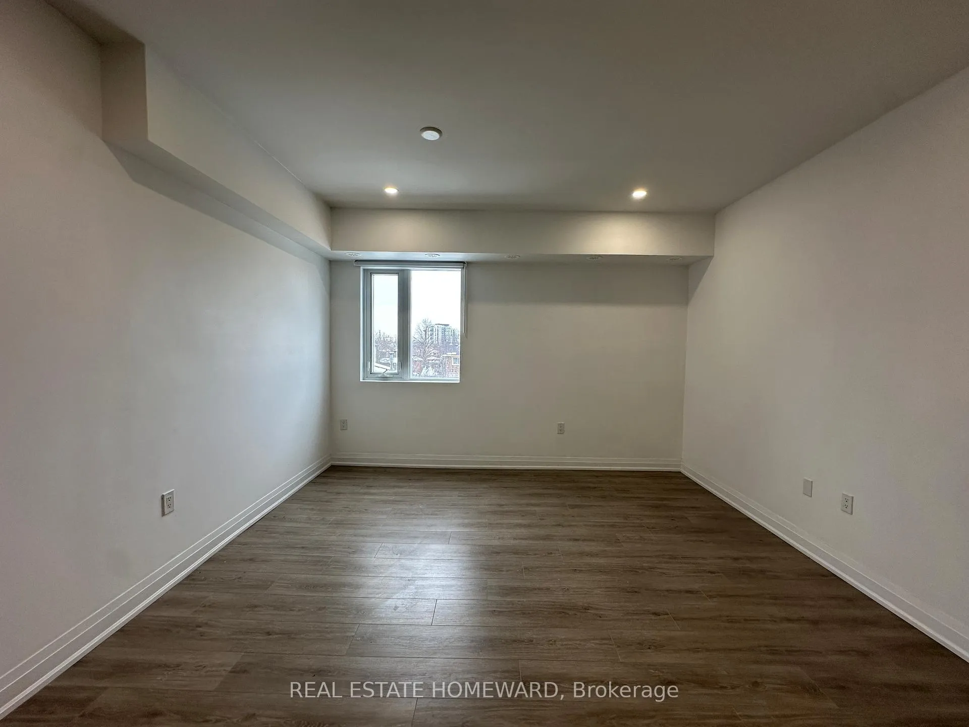 Photo 15 of Unit C103, 5299 Highway 7, Vaughan, Vaughan Grove — HOMEH