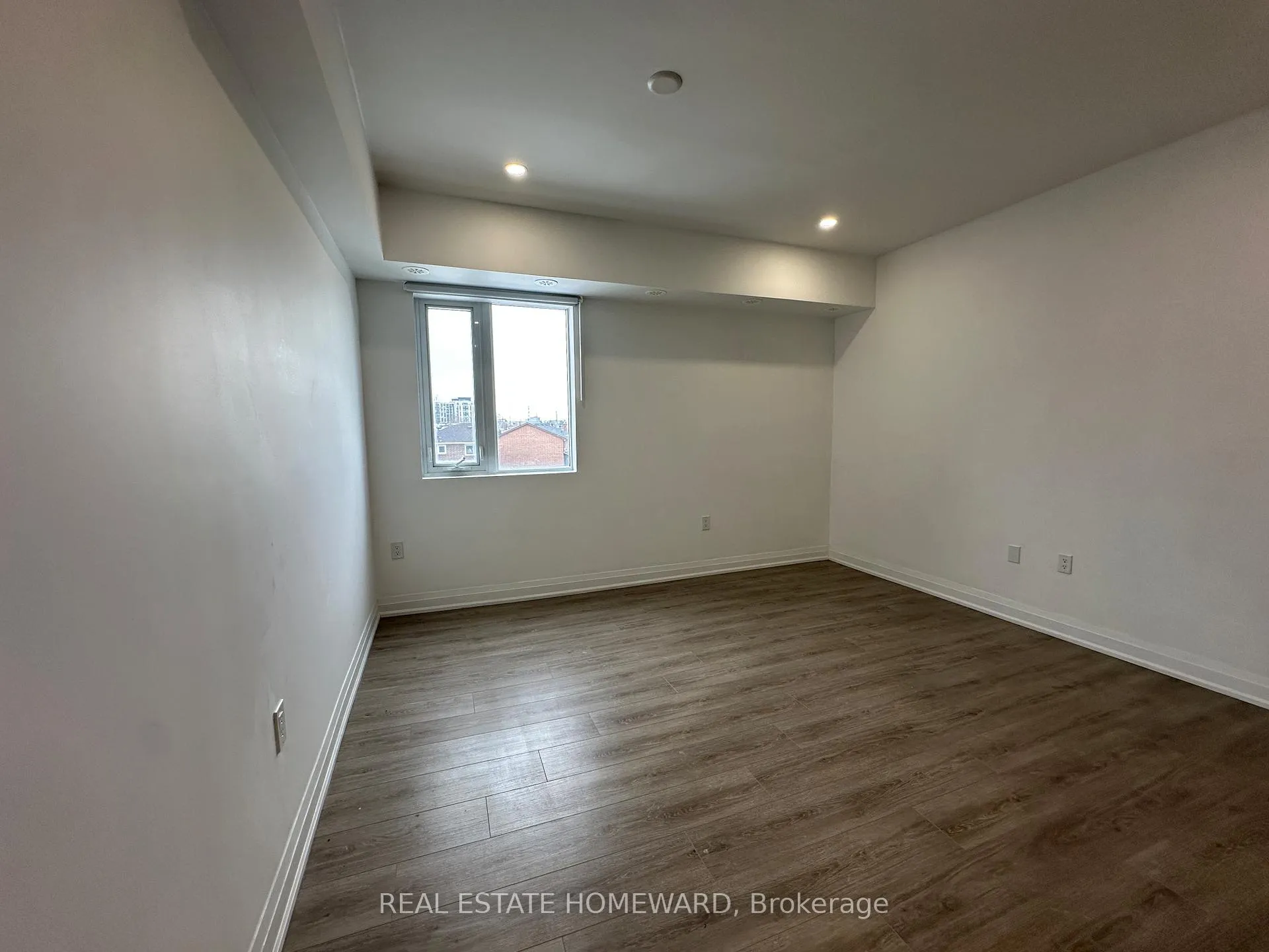 Photo 16 of Unit C103, 5299 Highway 7, Vaughan, Vaughan Grove — HOMEH