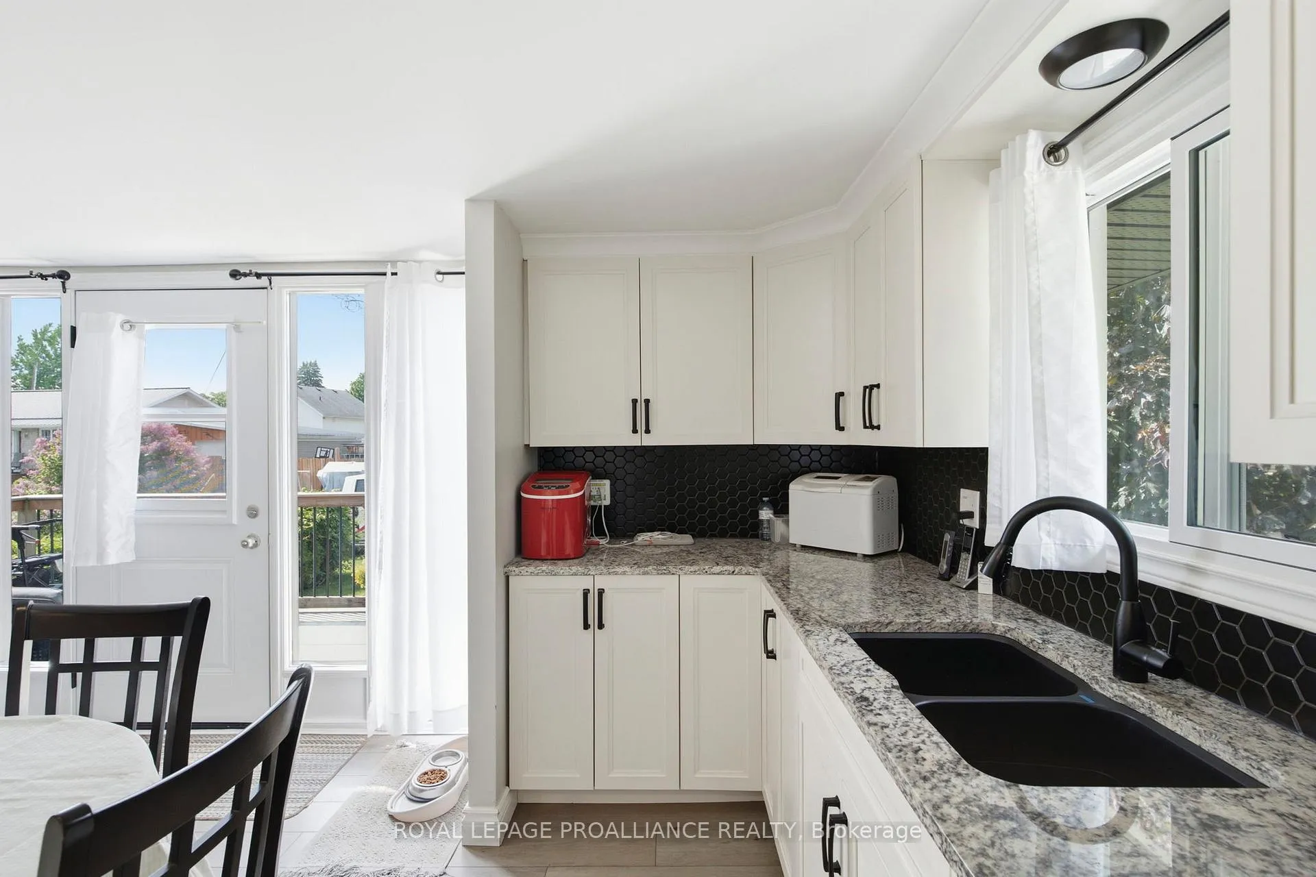 Photo 6 of 209 Helen Street S, Edwardsburgh/Cardinal, Town of Cardinal — HOMEH
