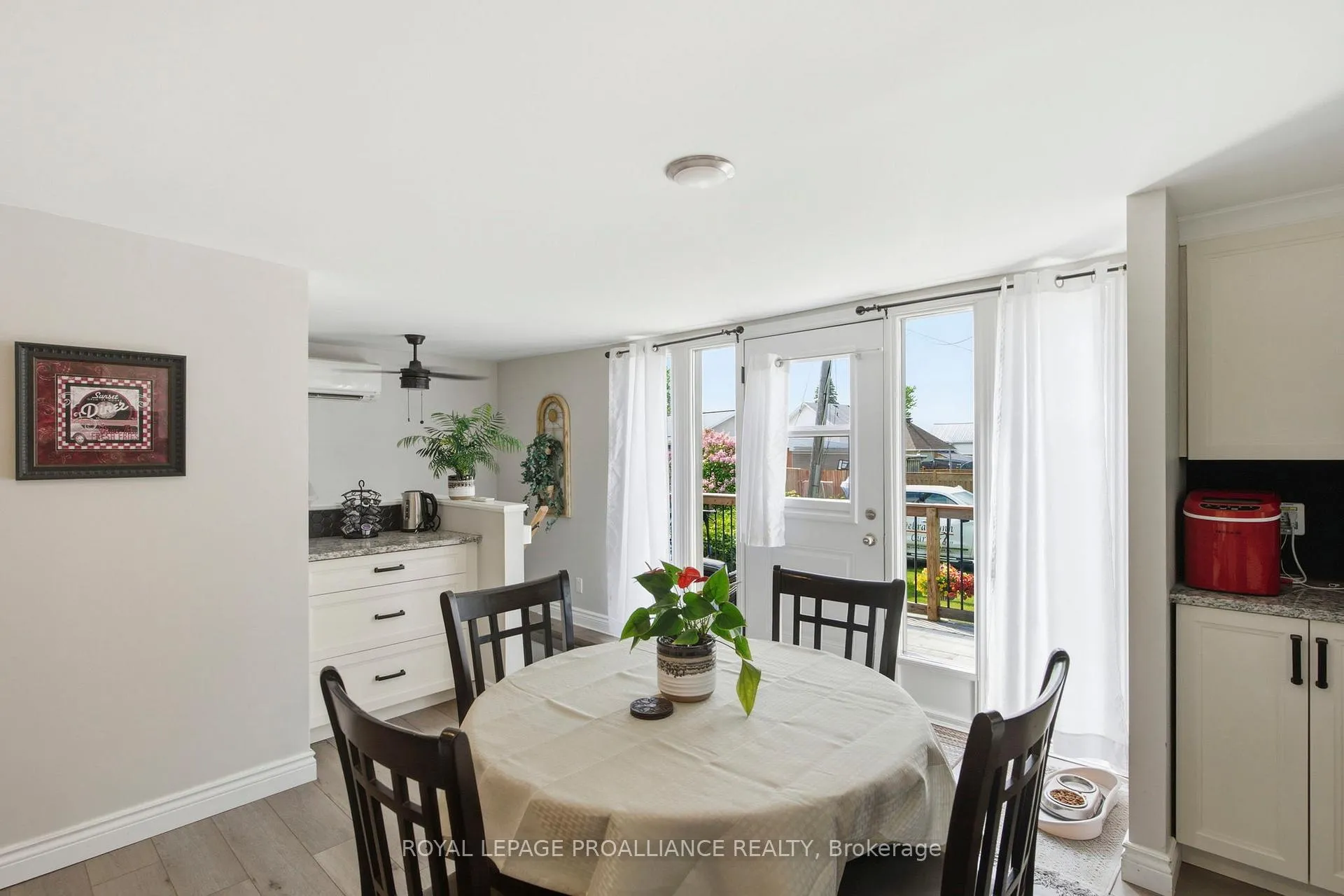 Photo 7 of 209 Helen Street S, Edwardsburgh/Cardinal, Town of Cardinal — HOMEH