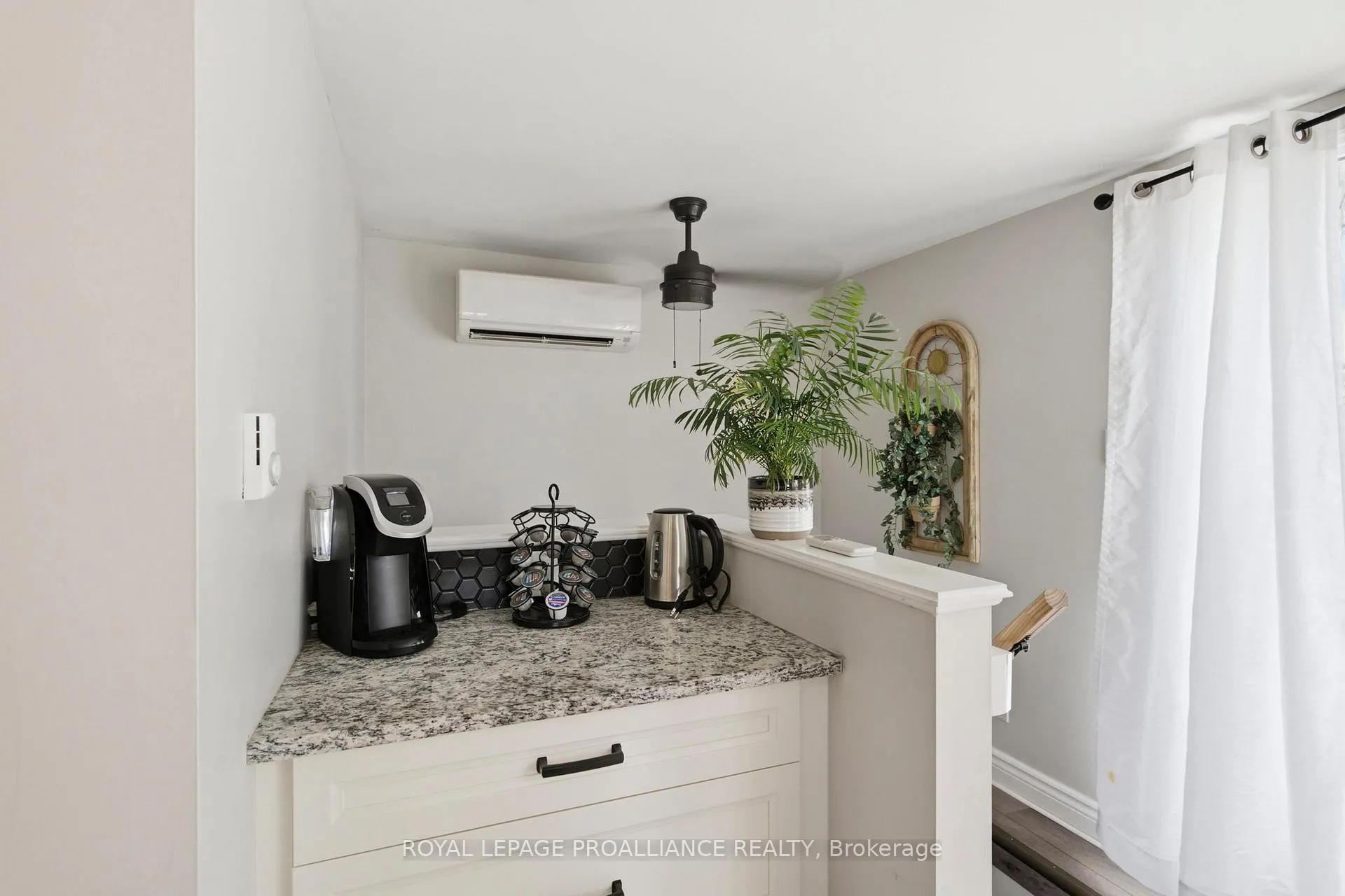 Photo 8 of 209 Helen Street S, Edwardsburgh/Cardinal, Town of Cardinal — HOMEH