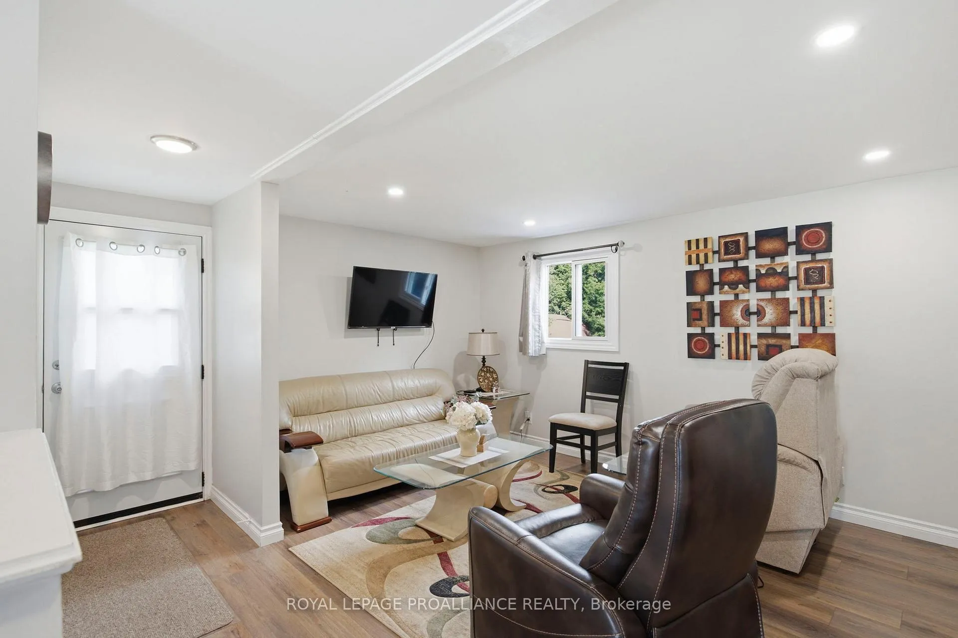 Photo 10 of 209 Helen Street S, Edwardsburgh/Cardinal, Town of Cardinal — HOMEH