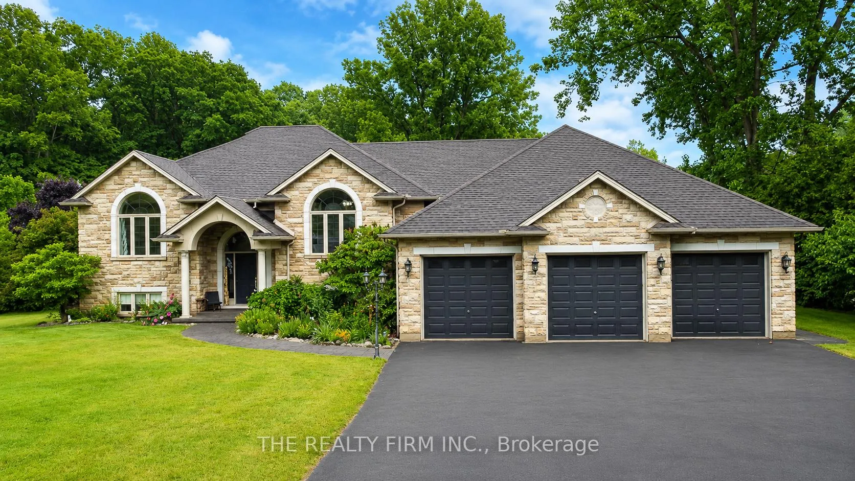 Photo 1 of 24677 Pioneer Line, West Elgin, West Lorne — HOMEH