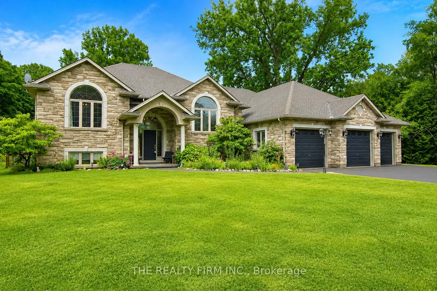 Photo 2 of 24677 Pioneer Line, West Elgin, West Lorne — HOMEH