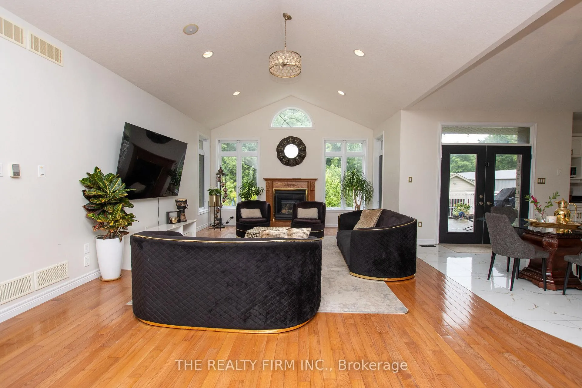 Photo 4 of 24677 Pioneer Line, West Elgin, West Lorne — HOMEH