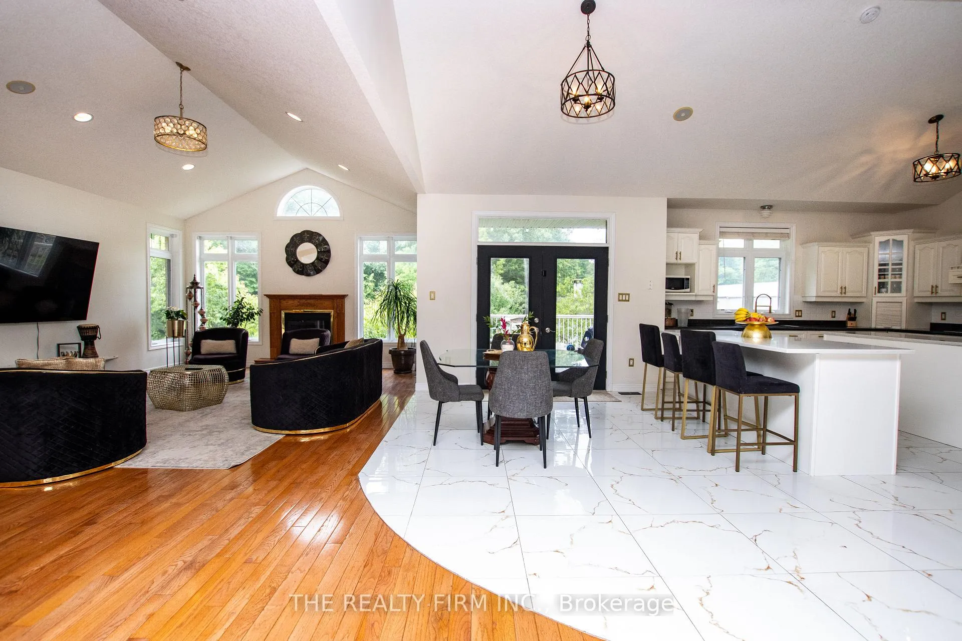 Photo 7 of 24677 Pioneer Line, West Elgin, West Lorne — HOMEH