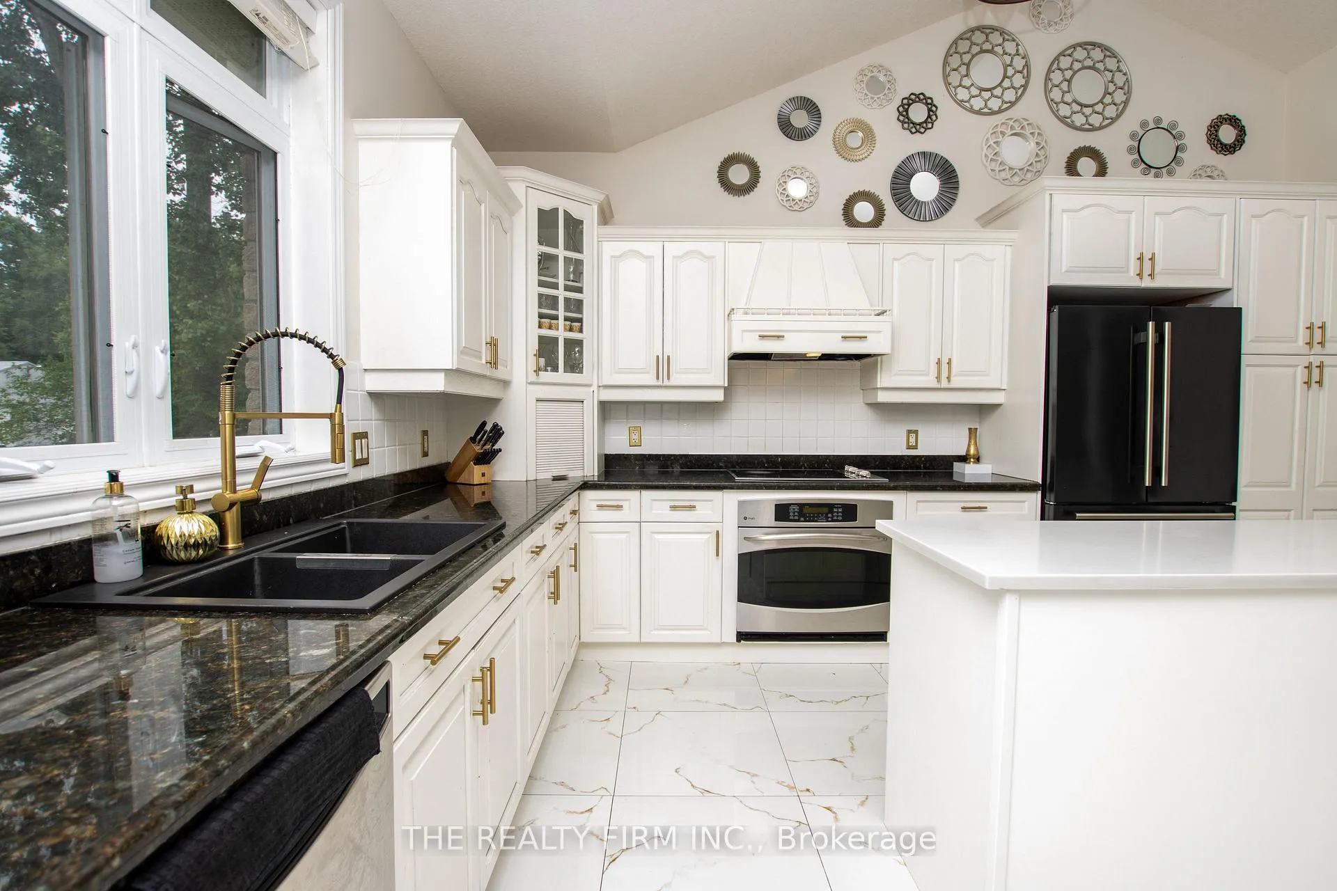 Photo 10 of 24677 Pioneer Line, West Elgin, West Lorne — HOMEH