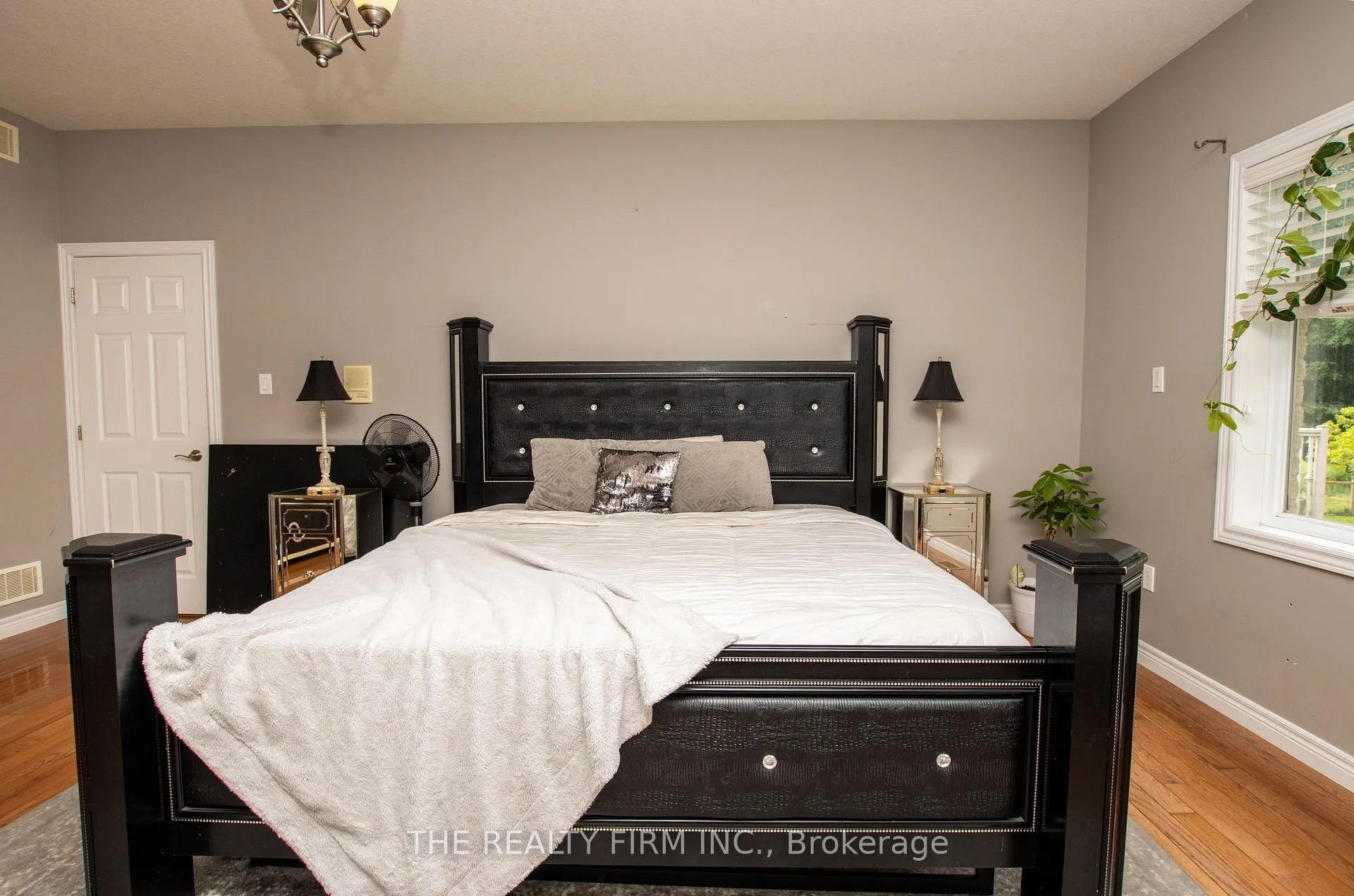 Photo 19 of 24677 Pioneer Line, West Elgin, West Lorne — HOMEH