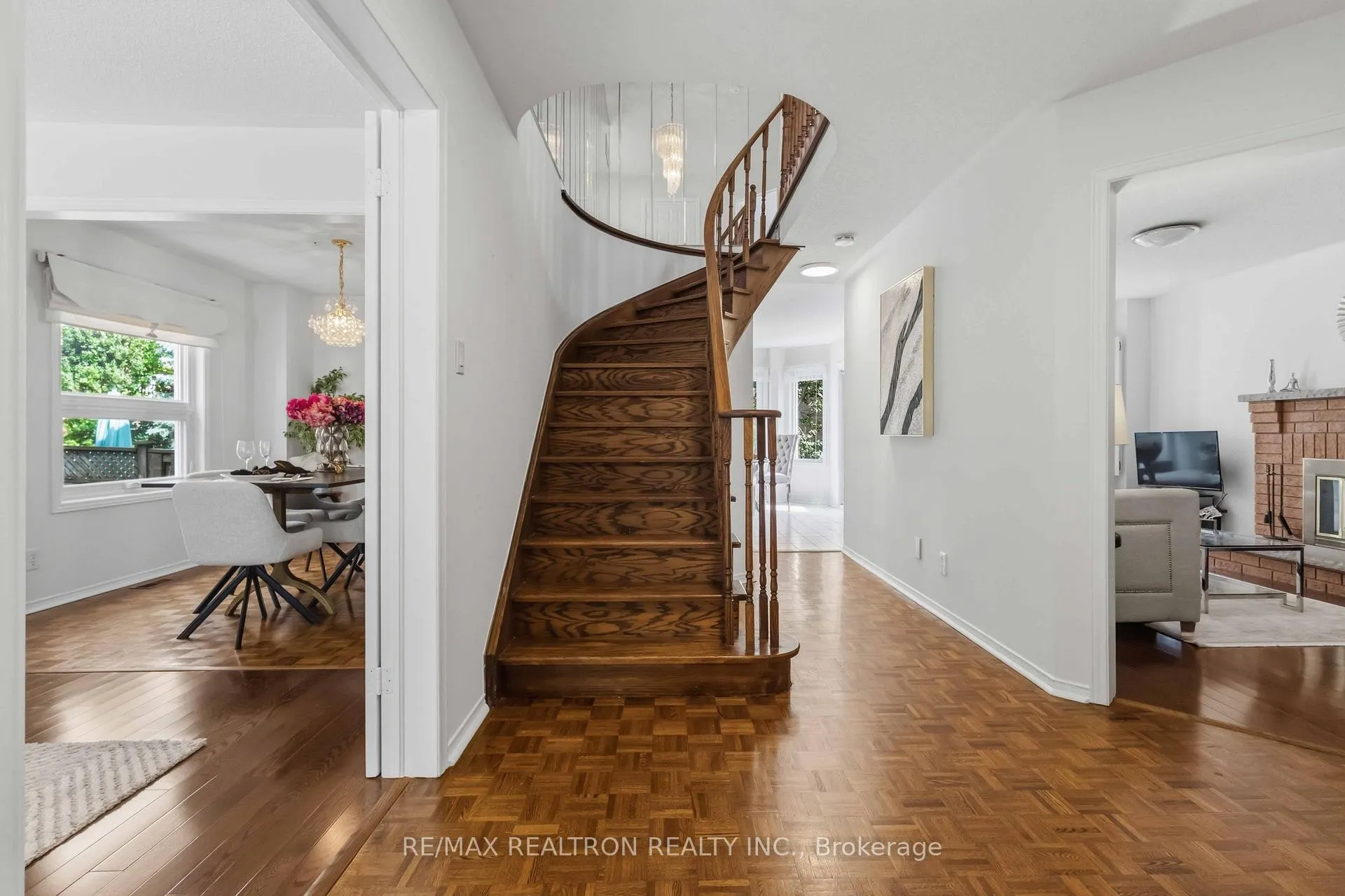 Photo 3 of 857 Hollander Road, Newmarket, Gorham-College Manor — HOMEH