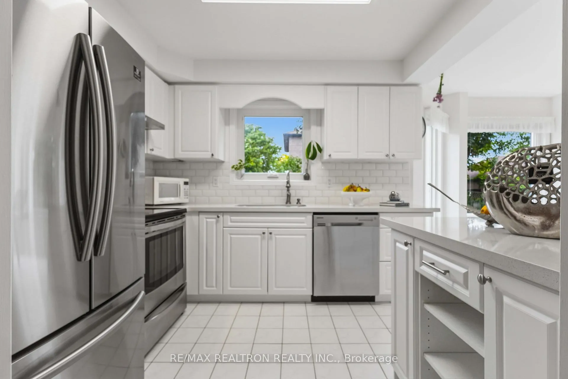 Photo 15 of 857 Hollander Road, Newmarket, Gorham-College Manor — HOMEH
