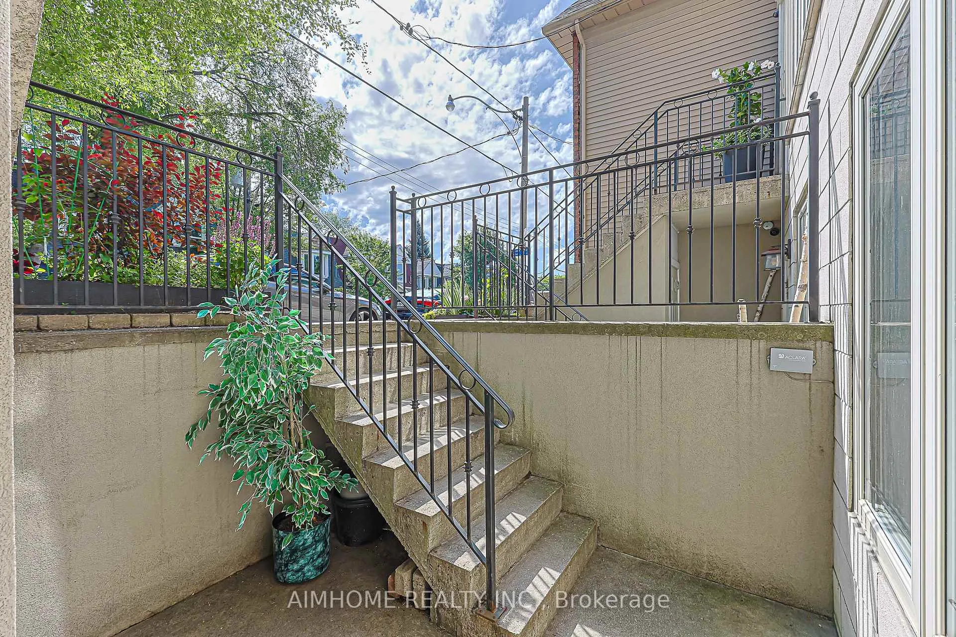 Photo 31 of 386 Jones Avenue W, Toronto, Blake-Jones — HOMEH