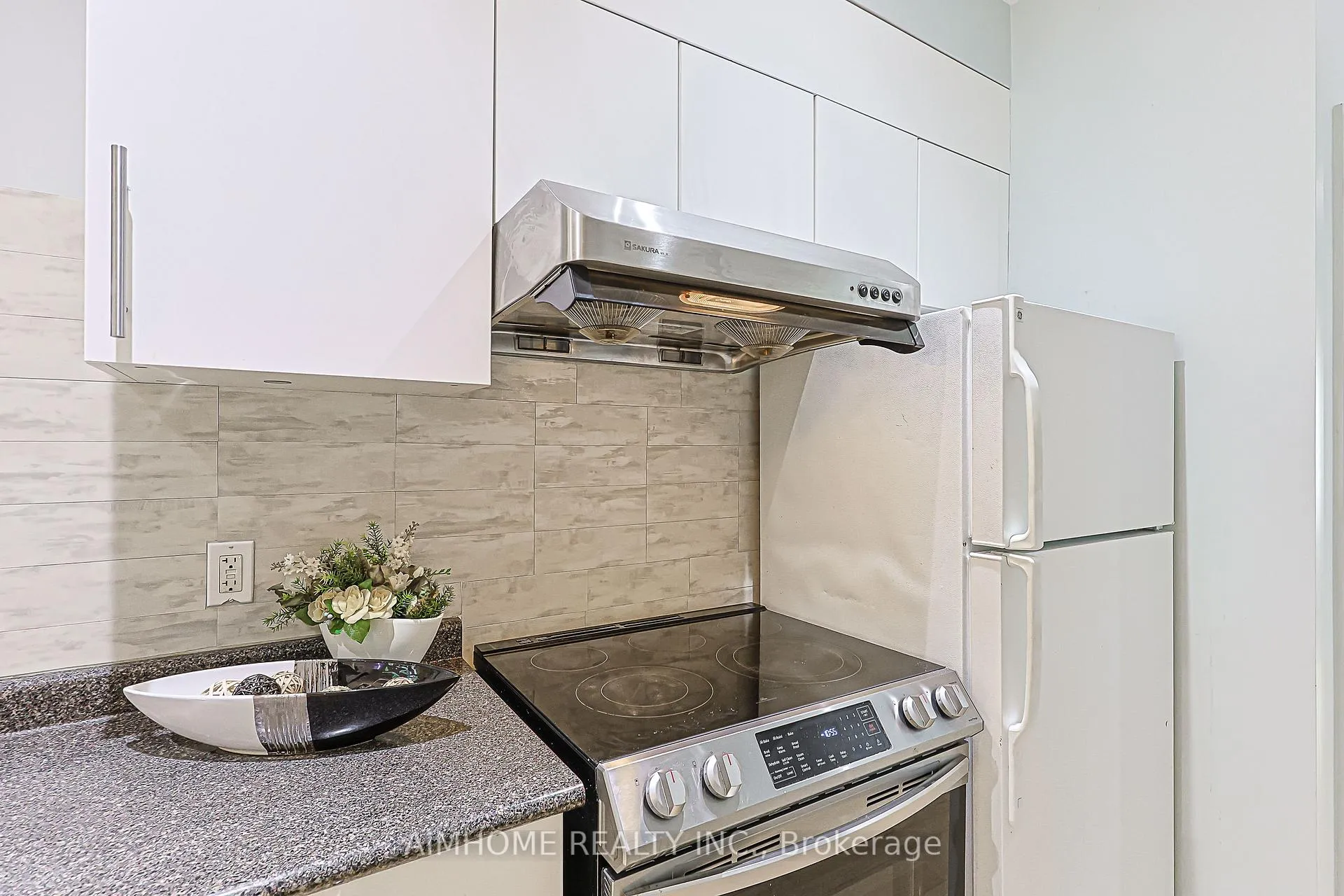 Photo 37 of 386 Jones Avenue W, Toronto, Blake-Jones — HOMEH