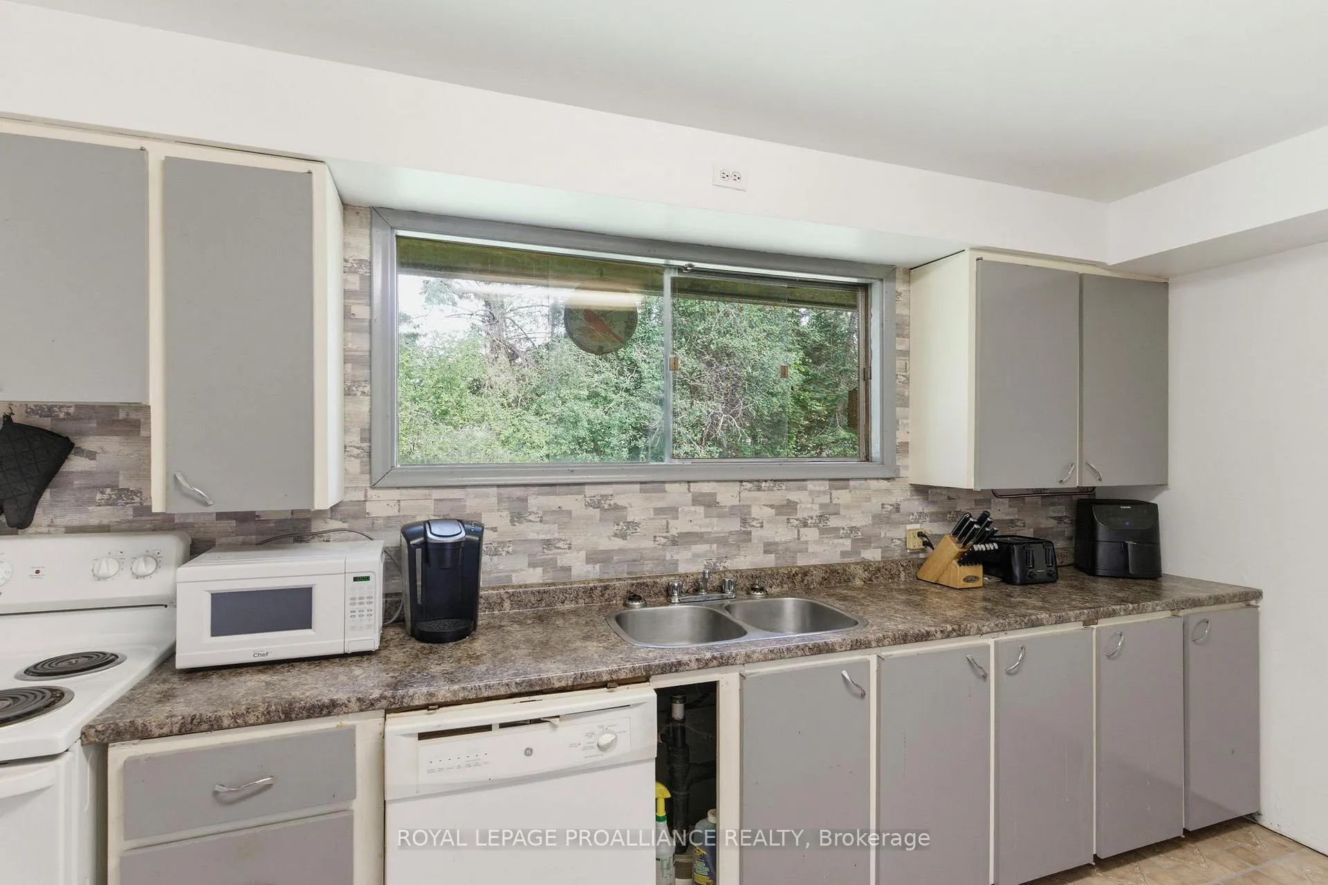 Photo 10 of 29 Bayview Lane, Smiths Falls, Smiths Falls — HOMEH
