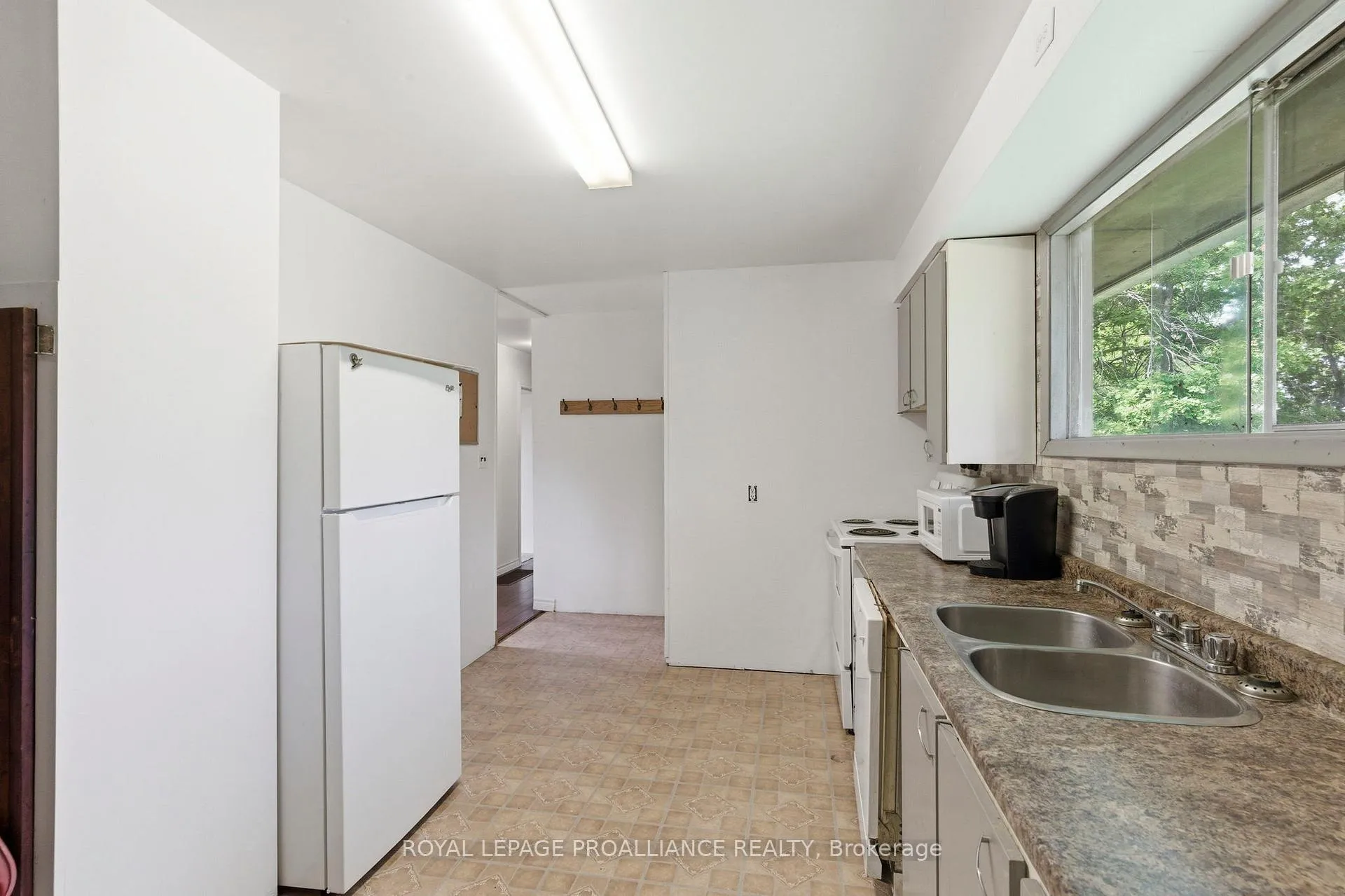 Photo 11 of 29 Bayview Lane, Smiths Falls, Smiths Falls — HOMEH