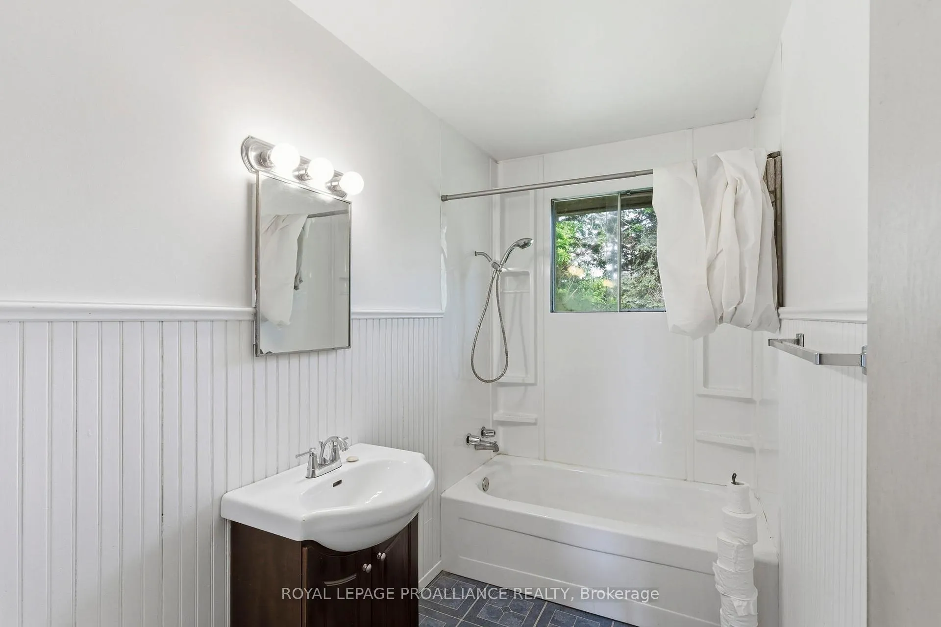 Photo 13 of 29 Bayview Lane, Smiths Falls, Smiths Falls — HOMEH