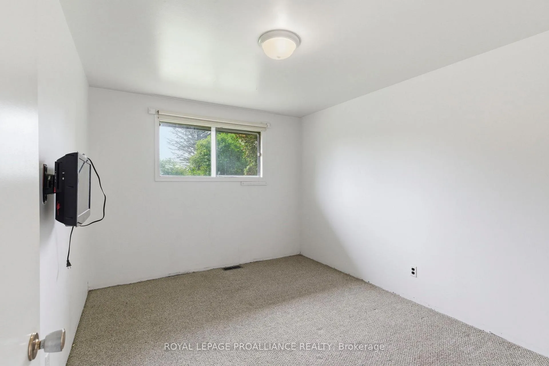 Photo 14 of 29 Bayview Lane, Smiths Falls, Smiths Falls — HOMEH