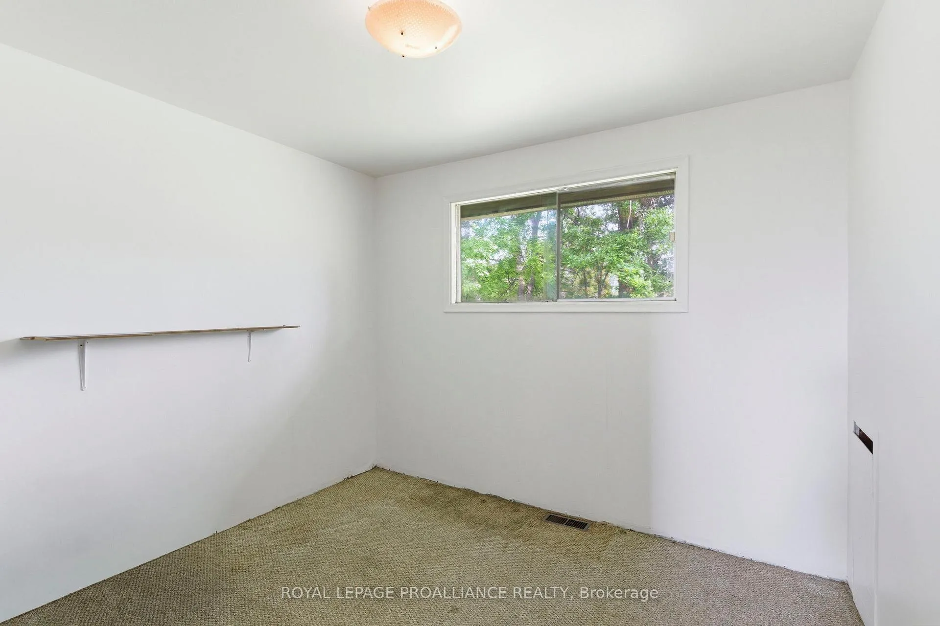 Photo 17 of 29 Bayview Lane, Smiths Falls, Smiths Falls — HOMEH