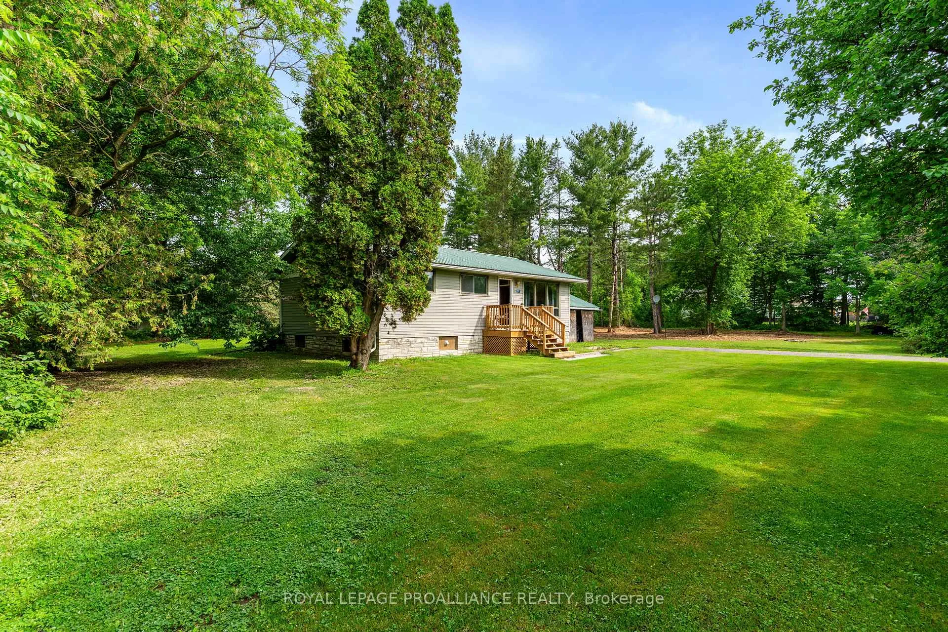 Photo 20 of 29 Bayview Lane, Smiths Falls, Smiths Falls — HOMEH
