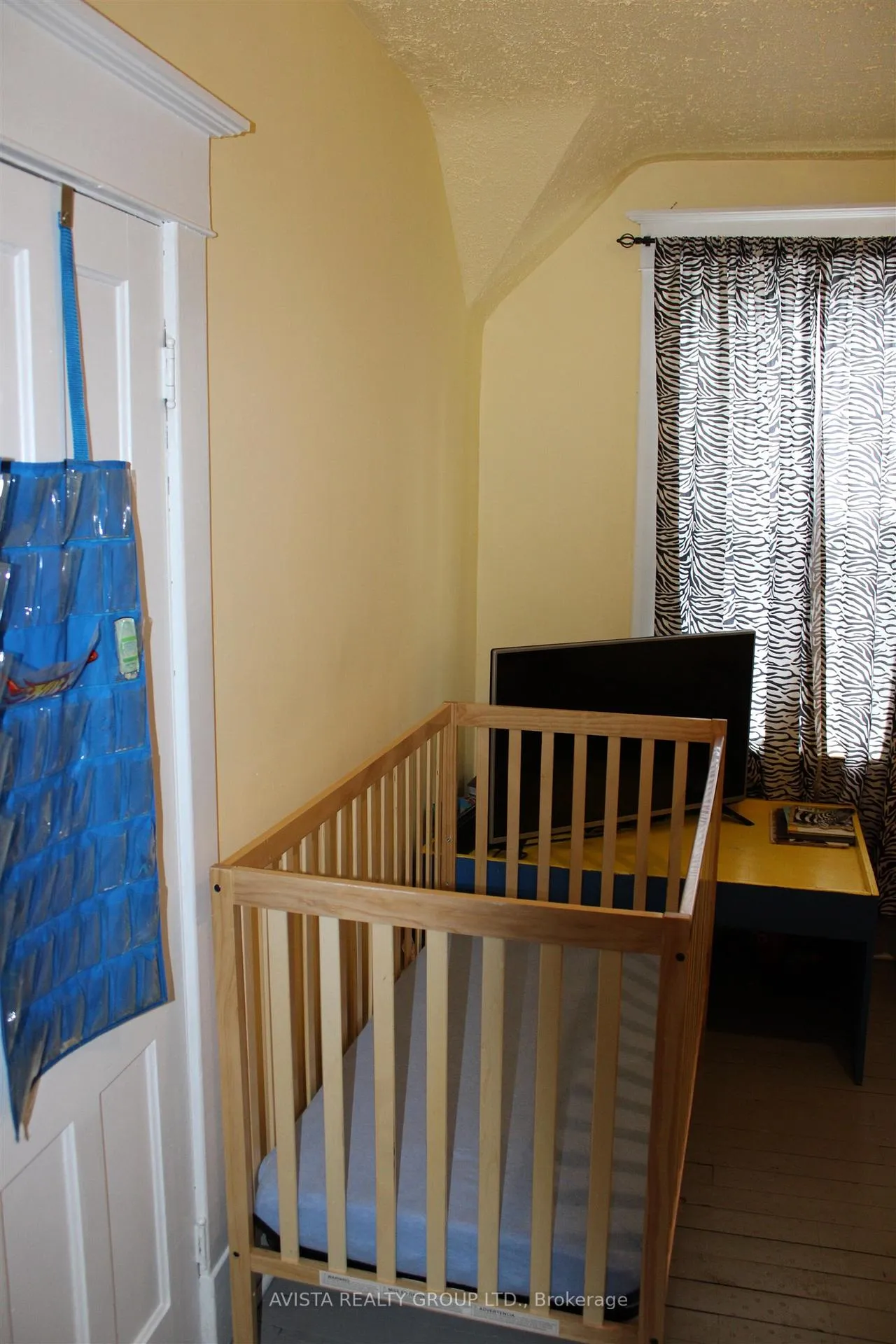 Photo 10 of 221 Francis St W, Thunder Bay, Westfort — HOMEH