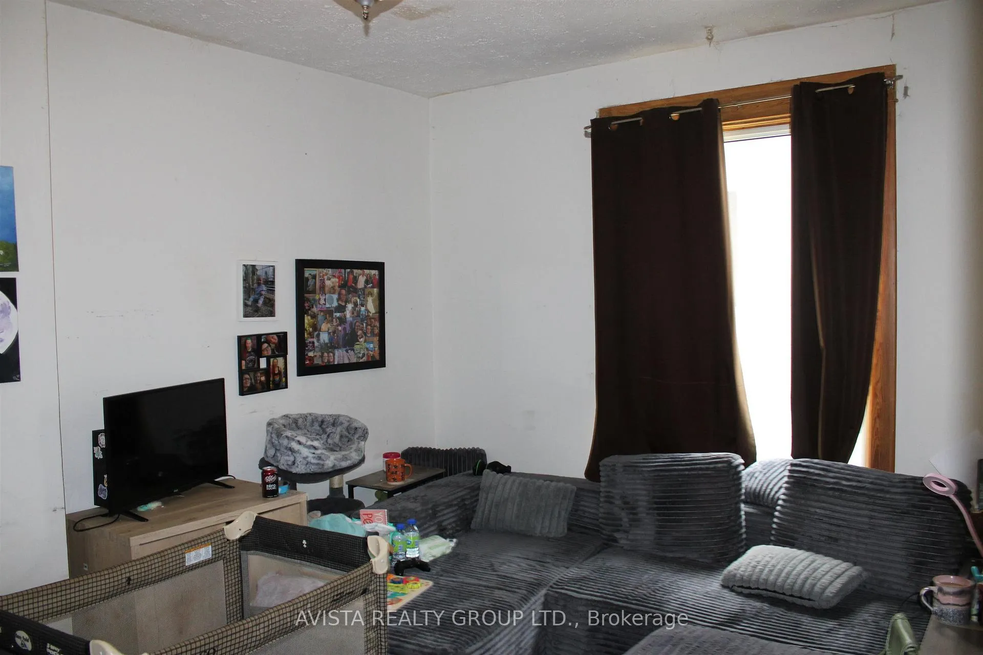 Photo 4 of 221 Francis St W, Thunder Bay, Westfort — HOMEH