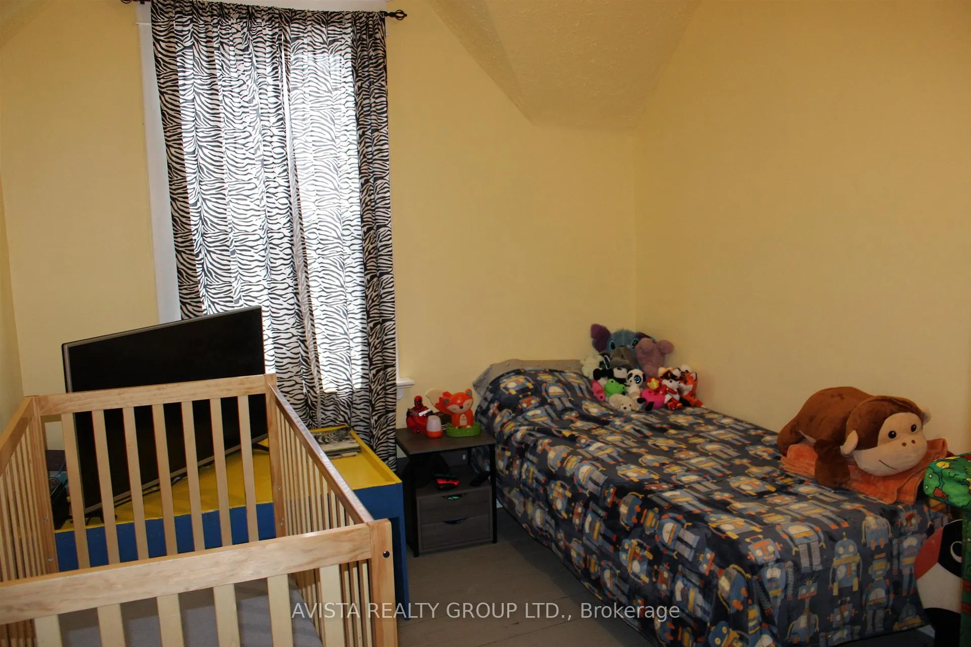 Photo 18 of 221 Francis St W, Thunder Bay, Westfort — HOMEH