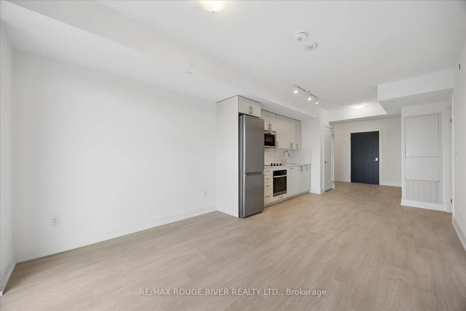 Photo 11 of Unit 728, 2545 Simcoe Street N, Oshawa, Windfields — HOMEH
