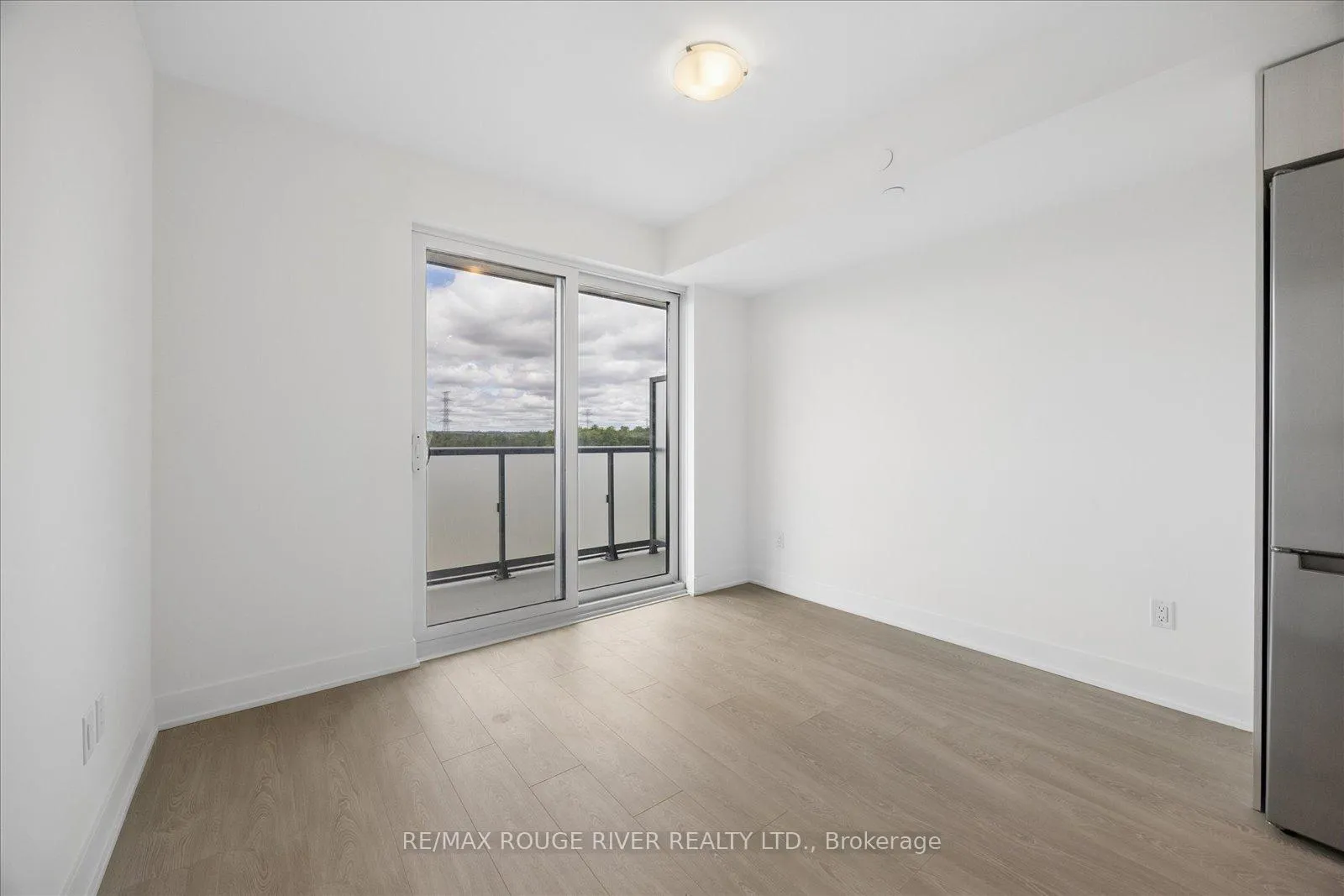Photo 13 of Unit 728, 2545 Simcoe Street N, Oshawa, Windfields — HOMEH